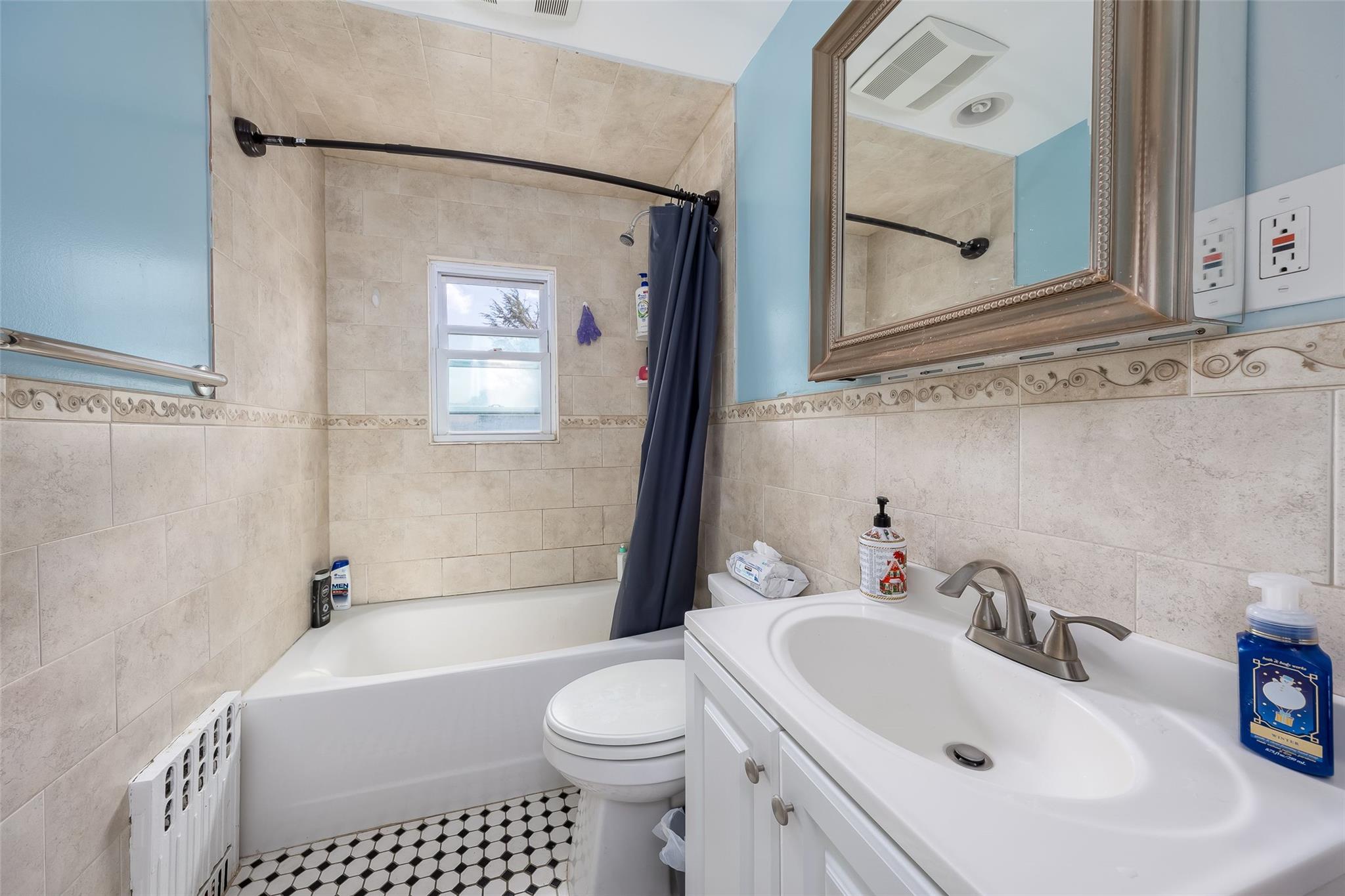 474 Newton Street, Westbury, NY 11590