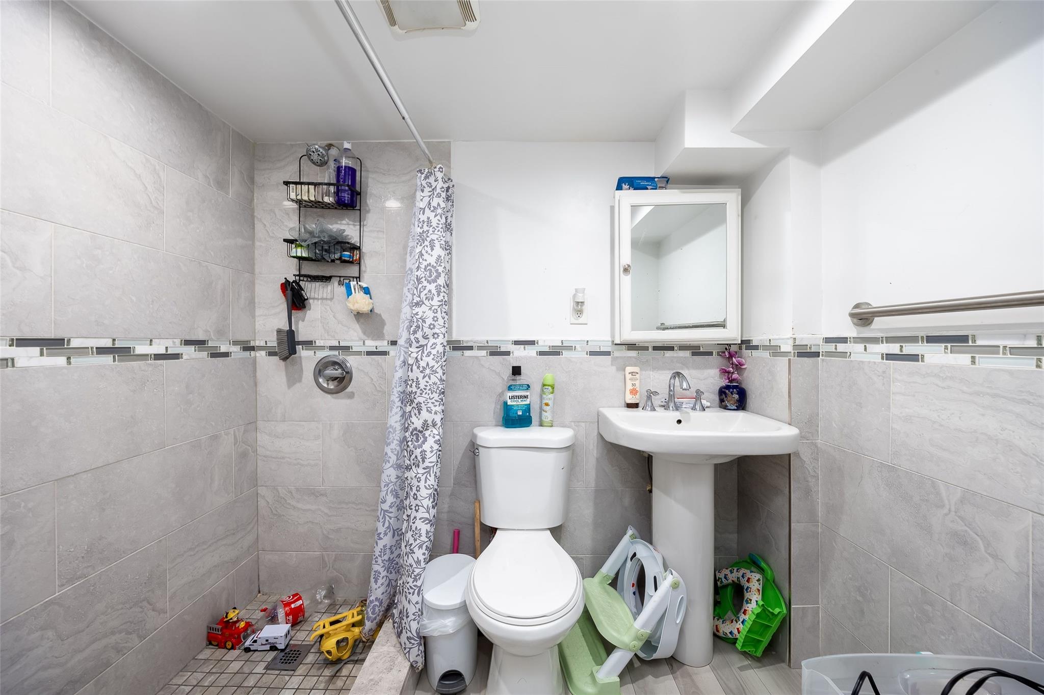 474 Newton Street, Westbury, NY 11590