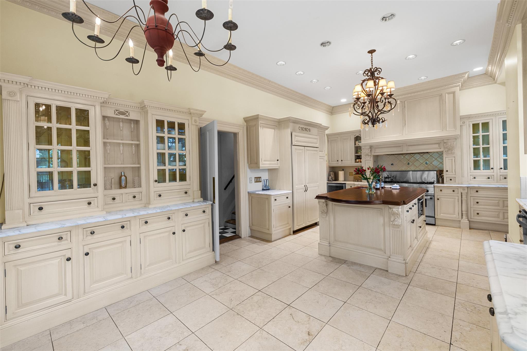 103 Albany Avenue, Kingston, NY 12401