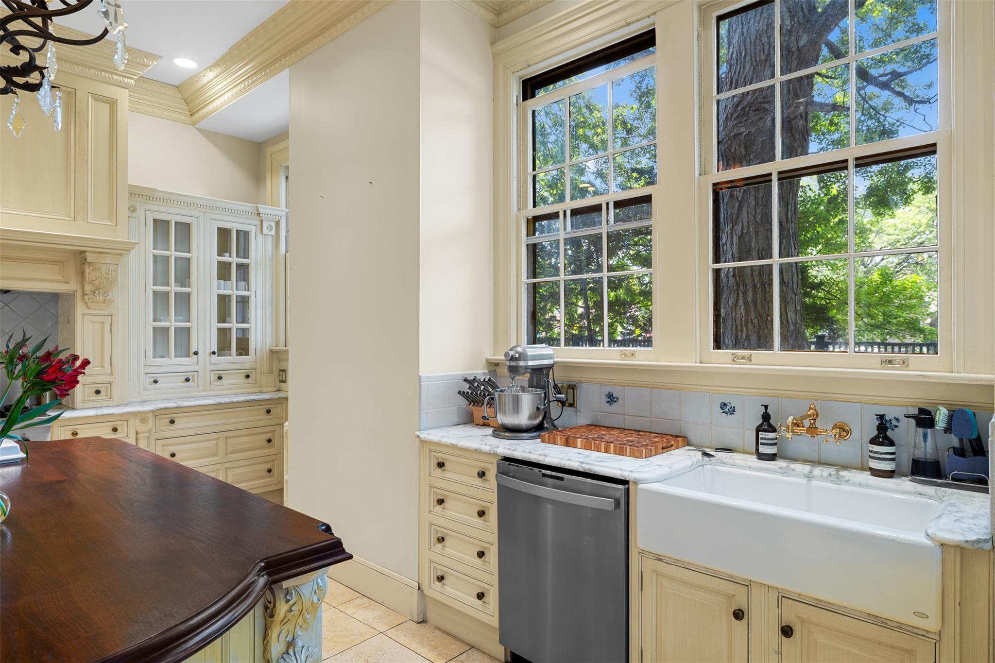 103 Albany Avenue, Kingston, NY 12401