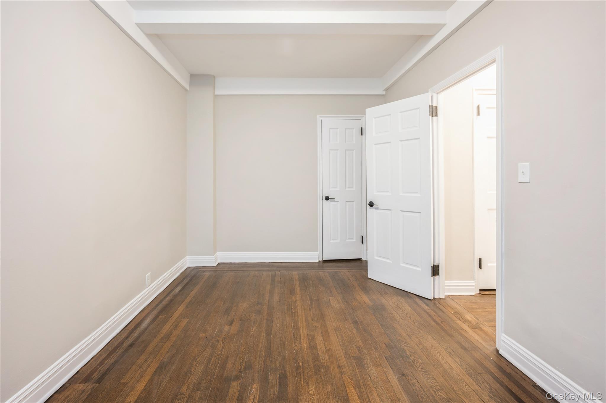 142 E 49th Street # 4C, New York (Manhattan), NY 10017