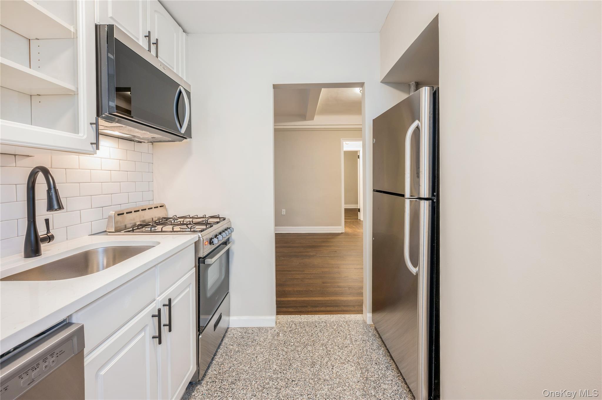 142 E 49th Street # 4C, New York (Manhattan), NY 10017