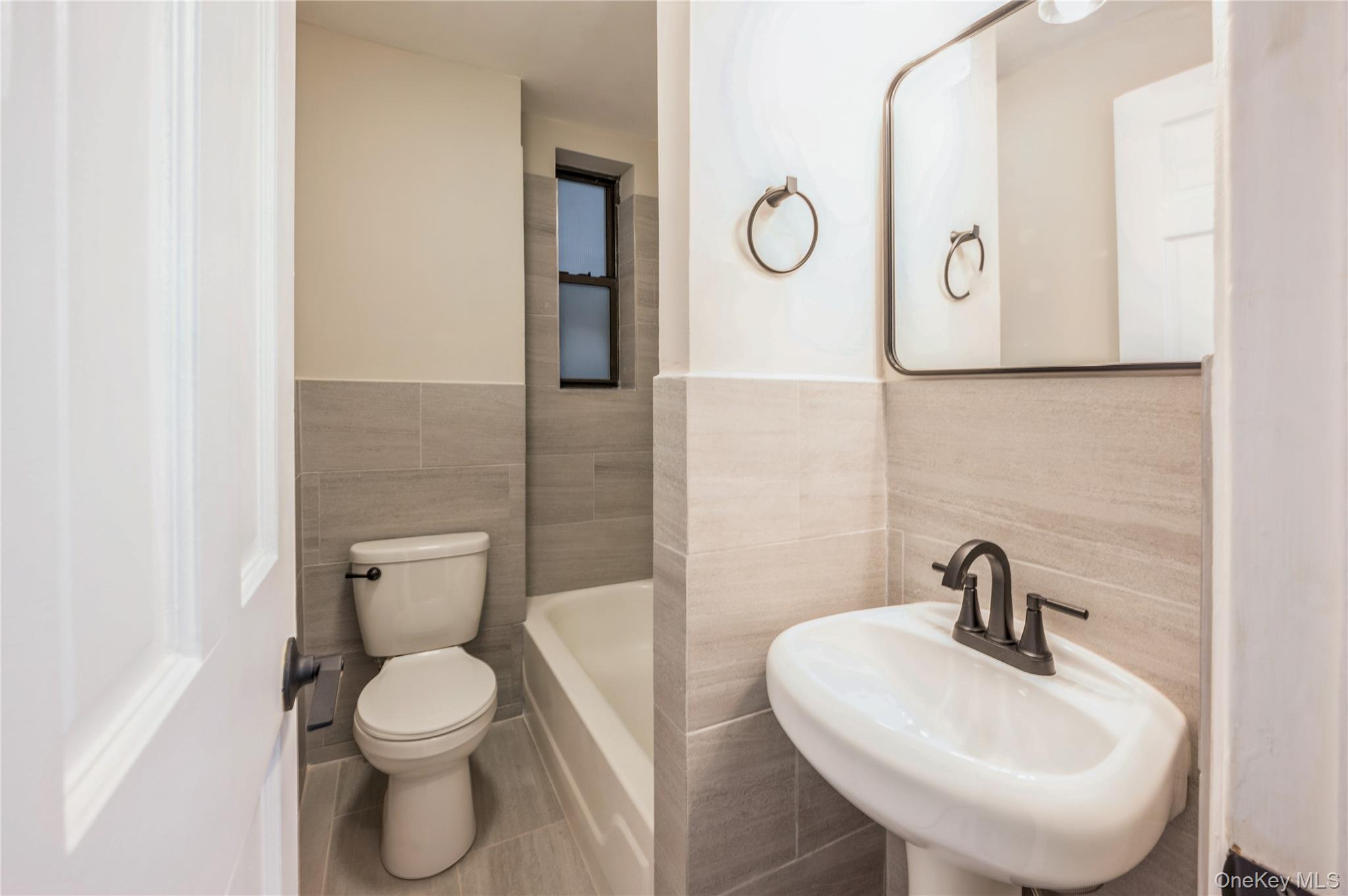 142 E 49th Street # 4C, New York (Manhattan), NY 10017
