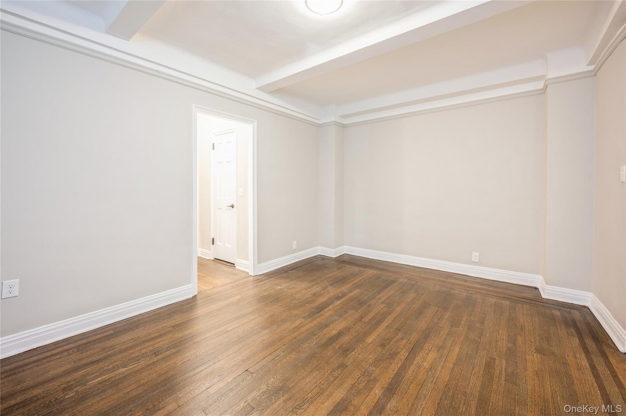 142 E 49th Street # 4C, New York (Manhattan), NY 10017