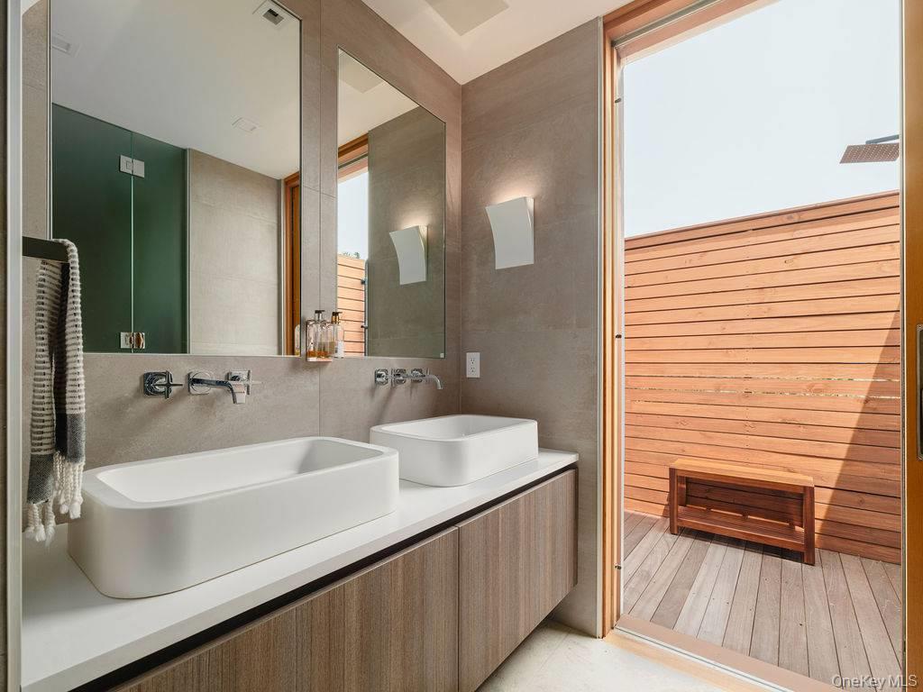 445 Glen Court, Cutchogue, NY 11935