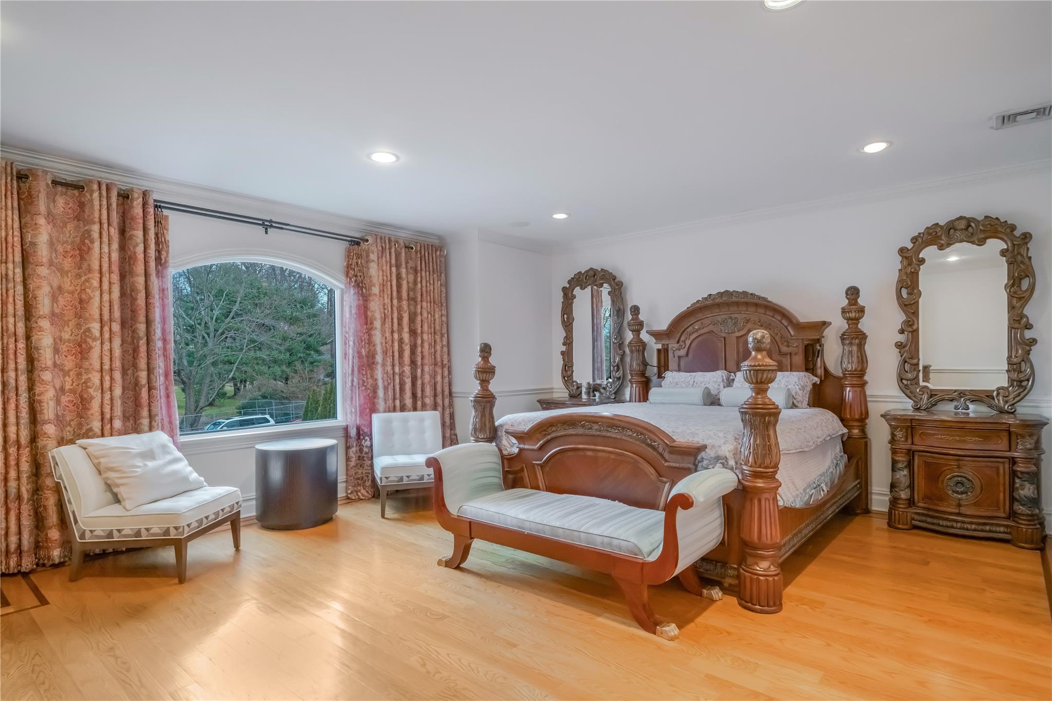 5 Beech Drive, Great Neck, NY 11024