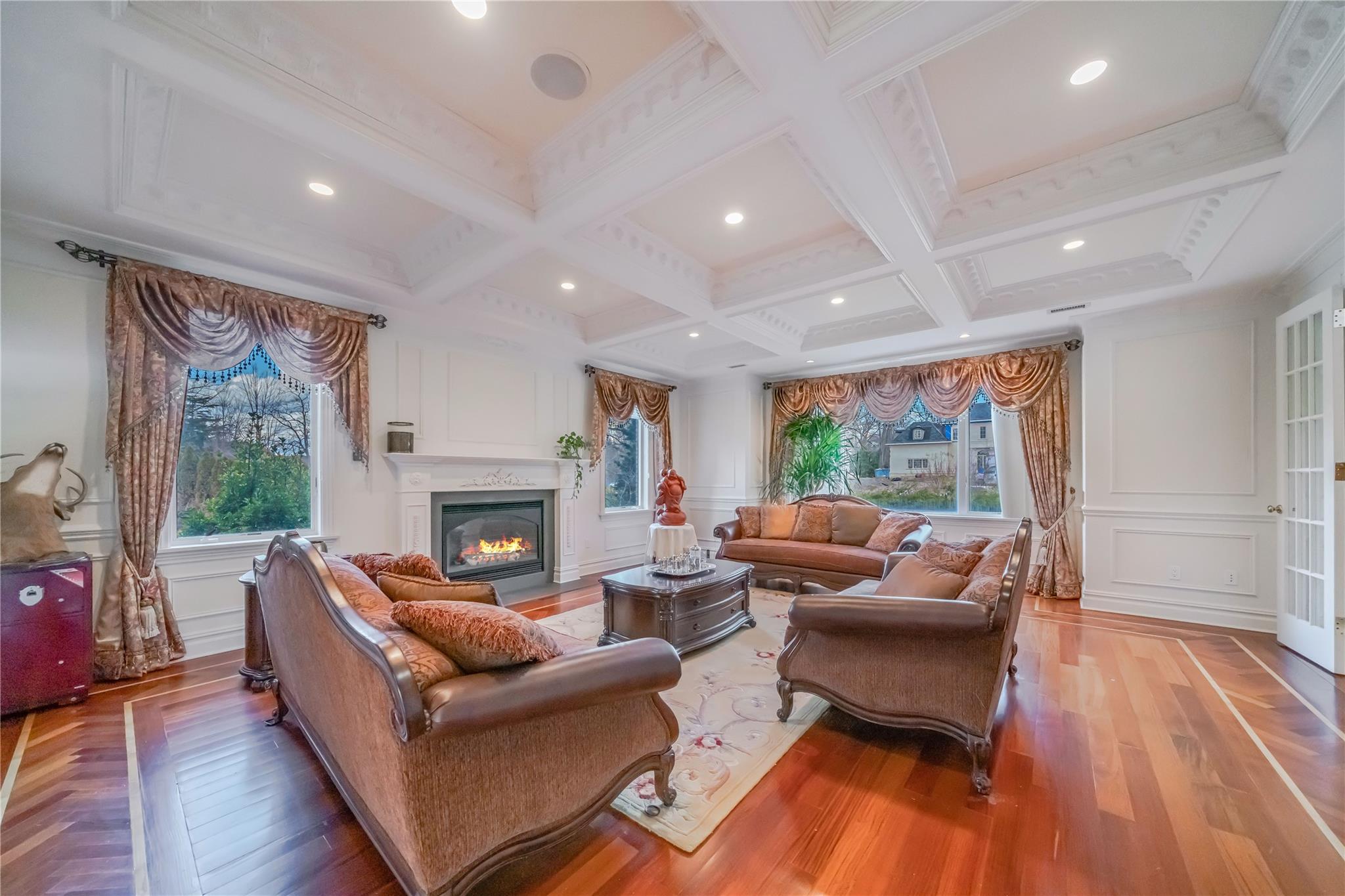 5 Beech Drive, Great Neck, NY 11024