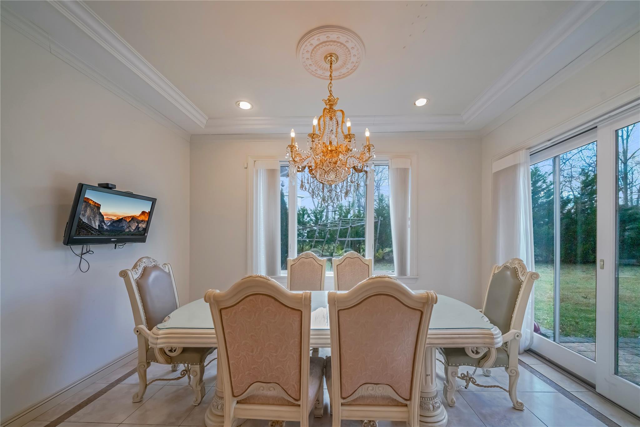 5 Beech Drive, Great Neck, NY 11024