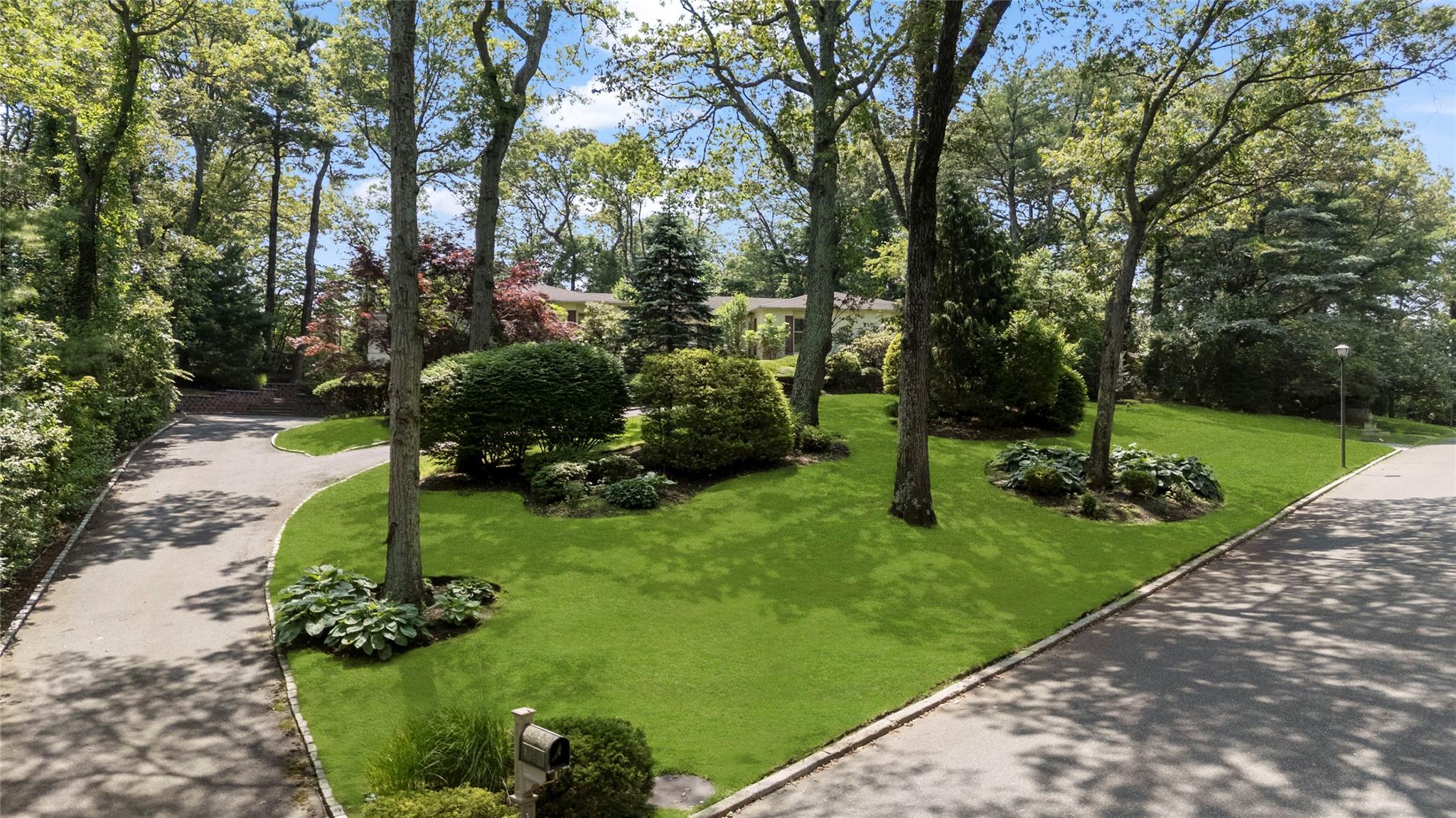 14 Durham Drive, Dix Hills, NY 11746