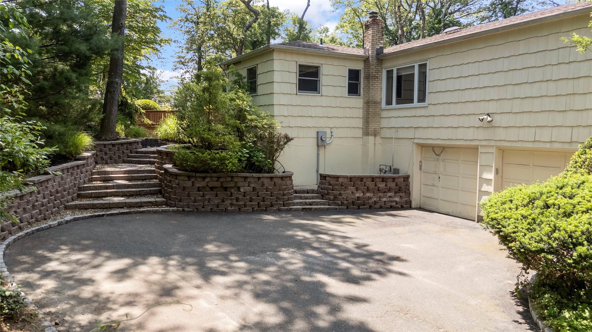 14 Durham Drive, Dix Hills, NY 11746