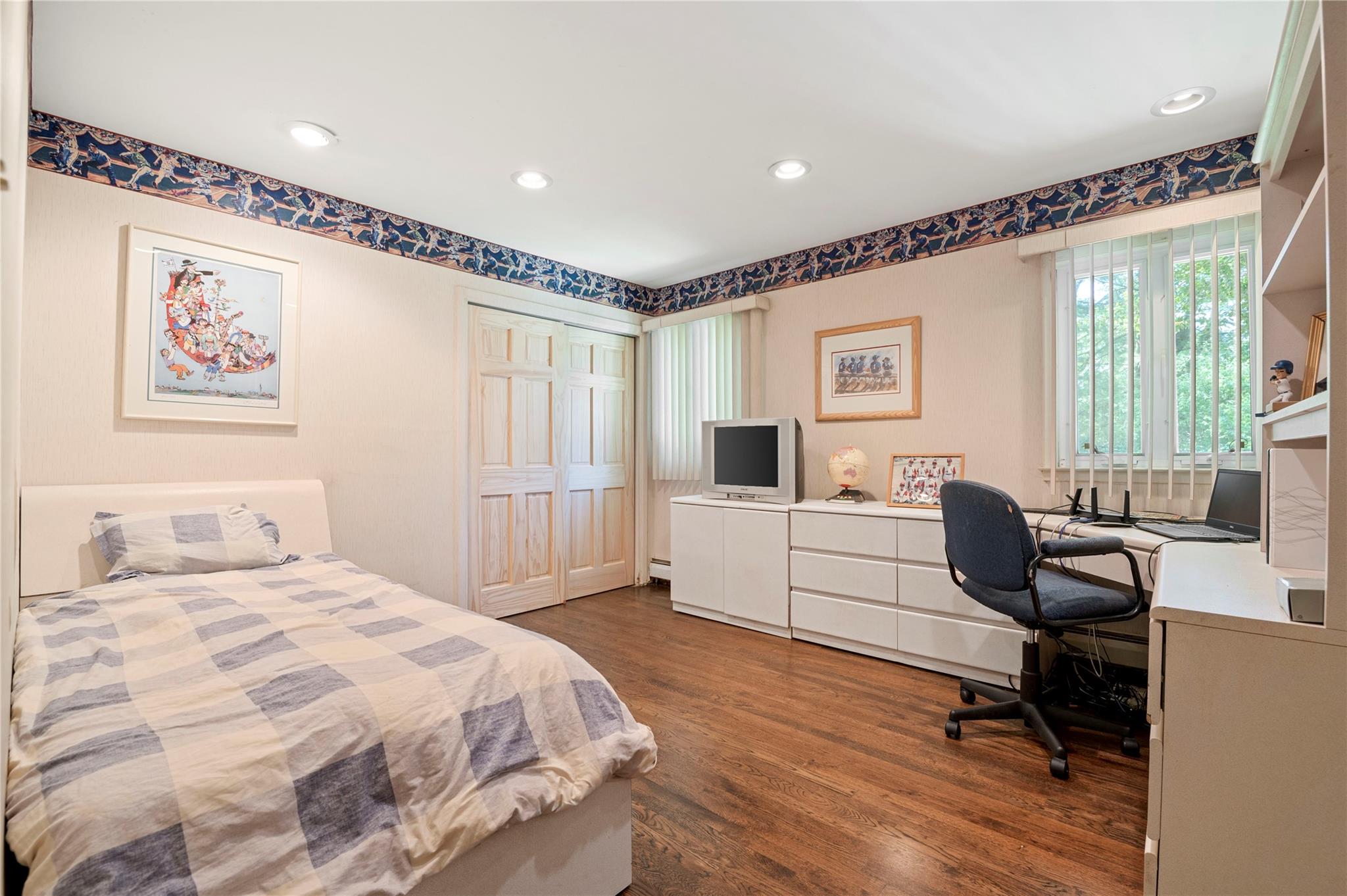 14 Durham Drive, Dix Hills, NY 11746