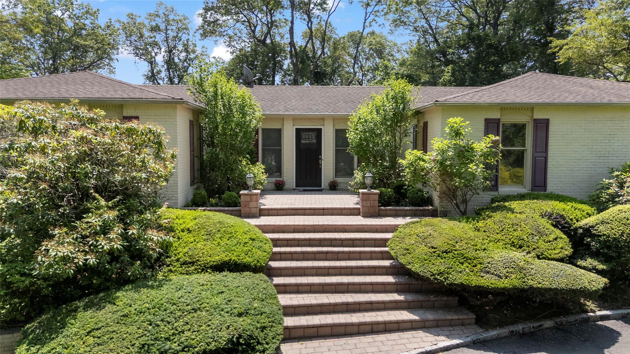 14 Durham Drive, Dix Hills, NY 11746