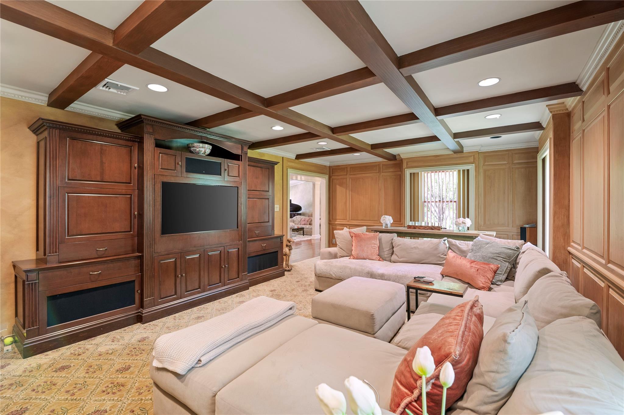 14 Durham Drive, Dix Hills, NY 11746