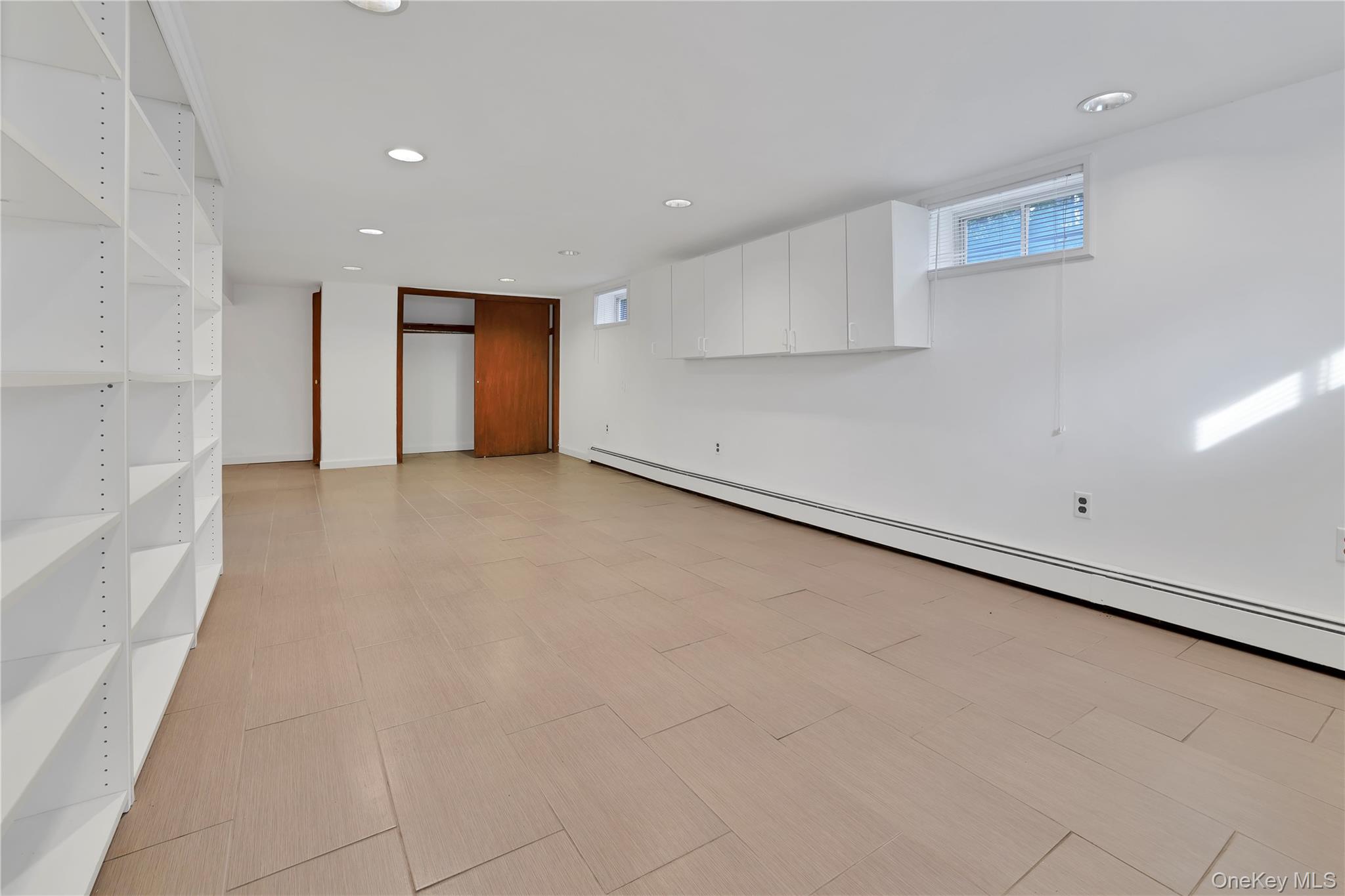 33 Park Circle, New Hyde Park, NY 11040