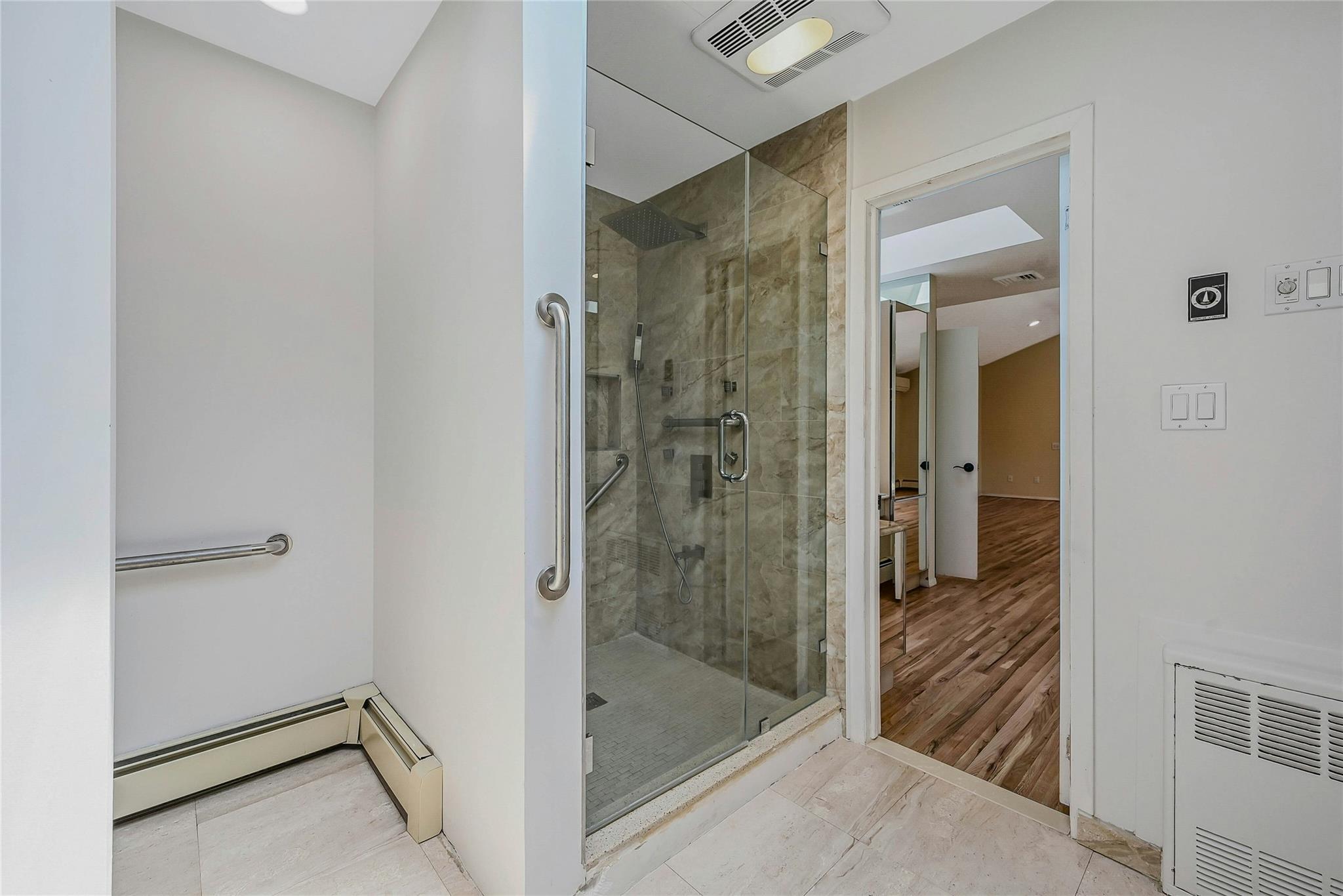 160 Coachman Place E, Syosset, NY 11791