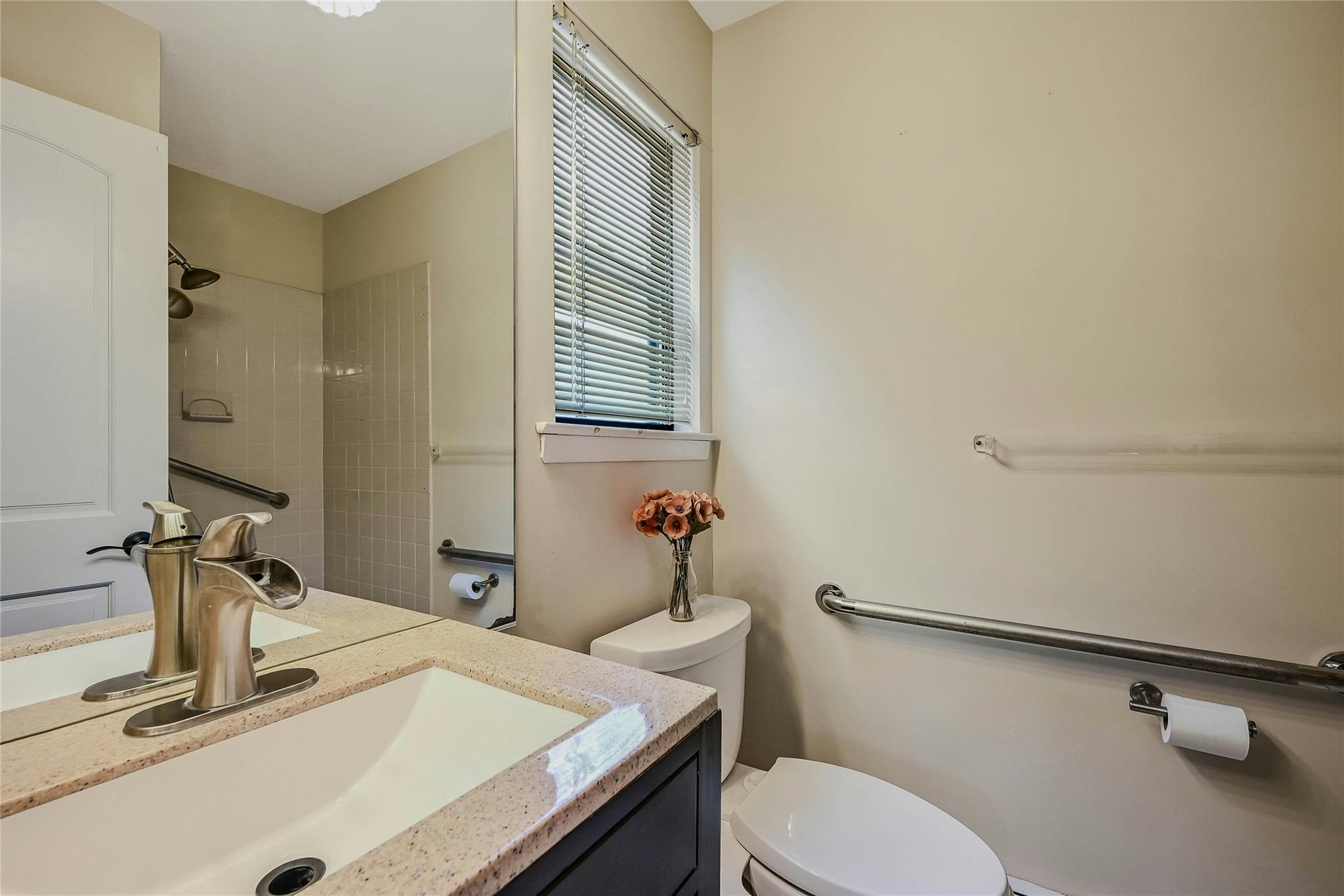 160 Coachman Place E, Syosset, NY 11791