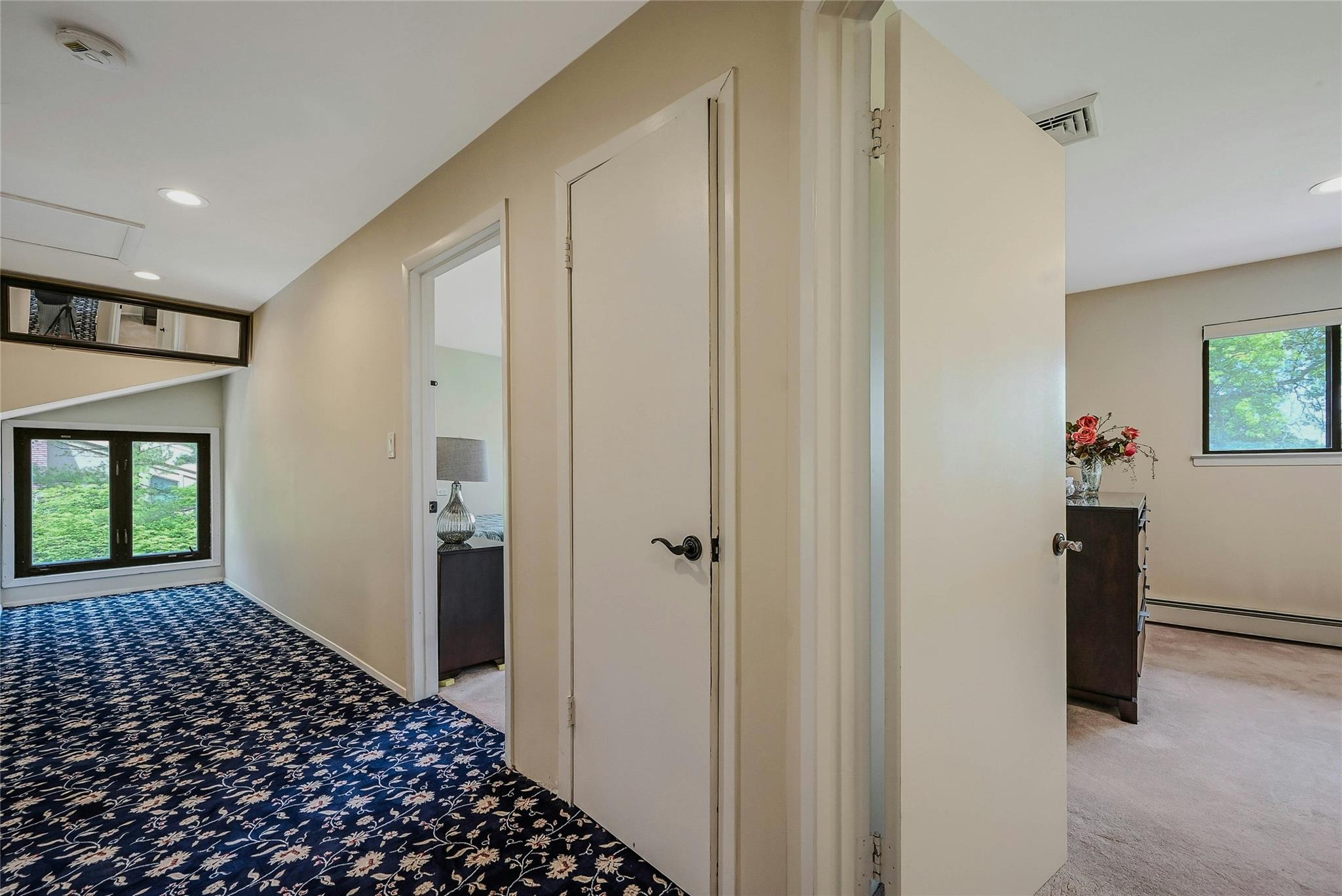 160 Coachman Place E, Syosset, NY 11791