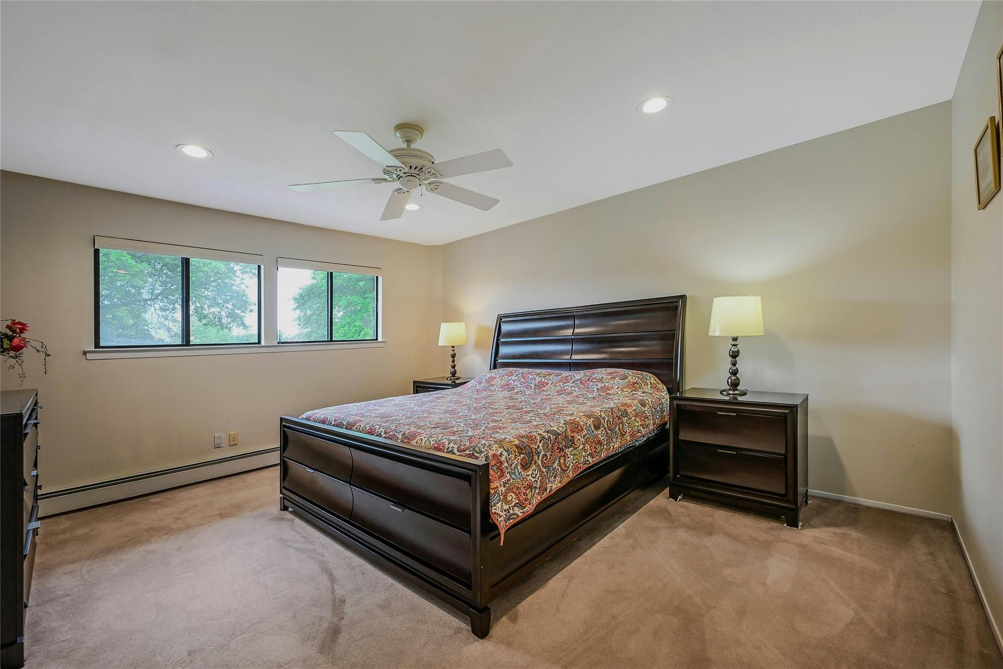 160 Coachman Place E, Syosset, NY 11791