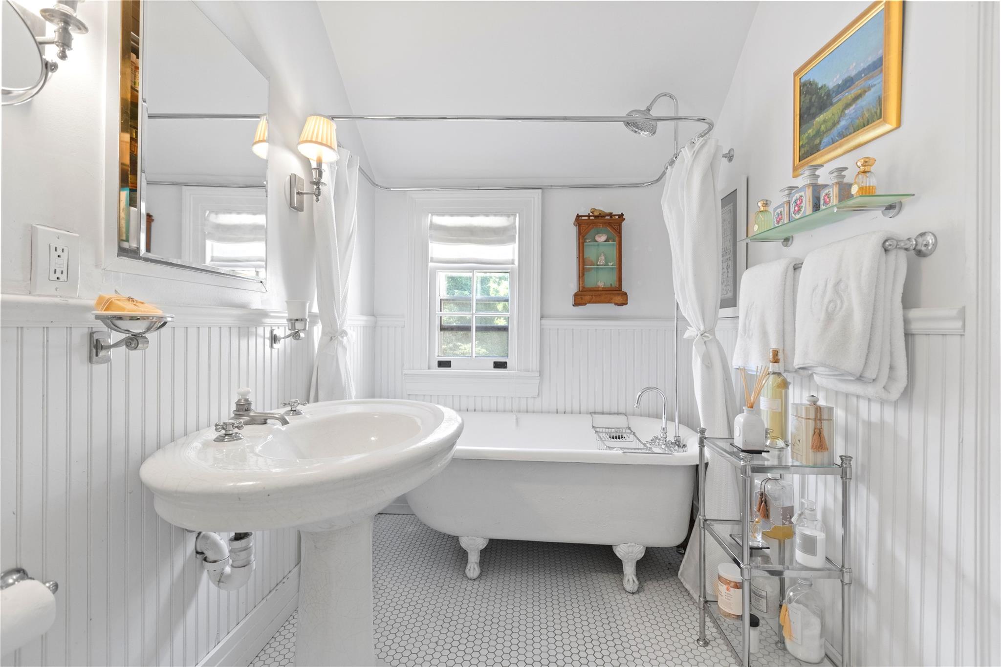 301 Beaver Dam Road, Brookhaven, NY 11719