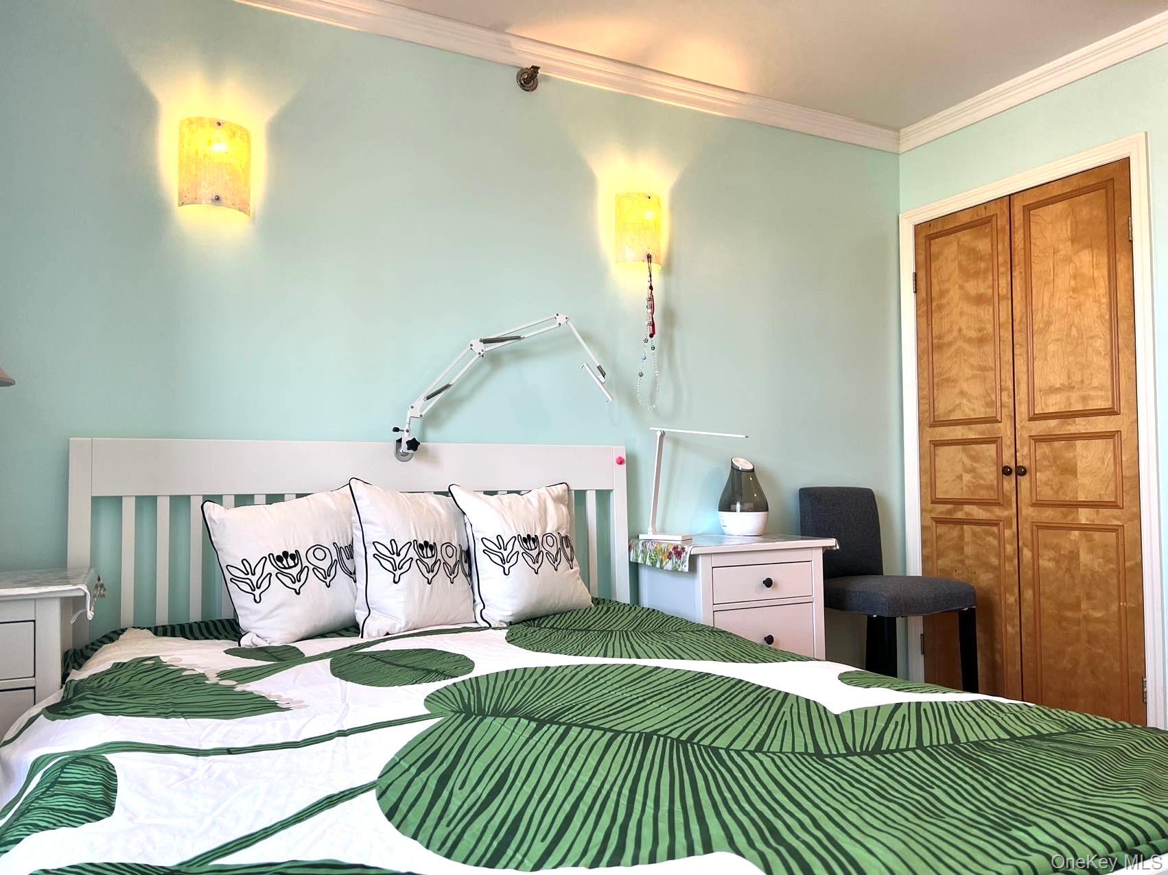 142-18 38 Avenue # 3G, Flushing, NY 11354