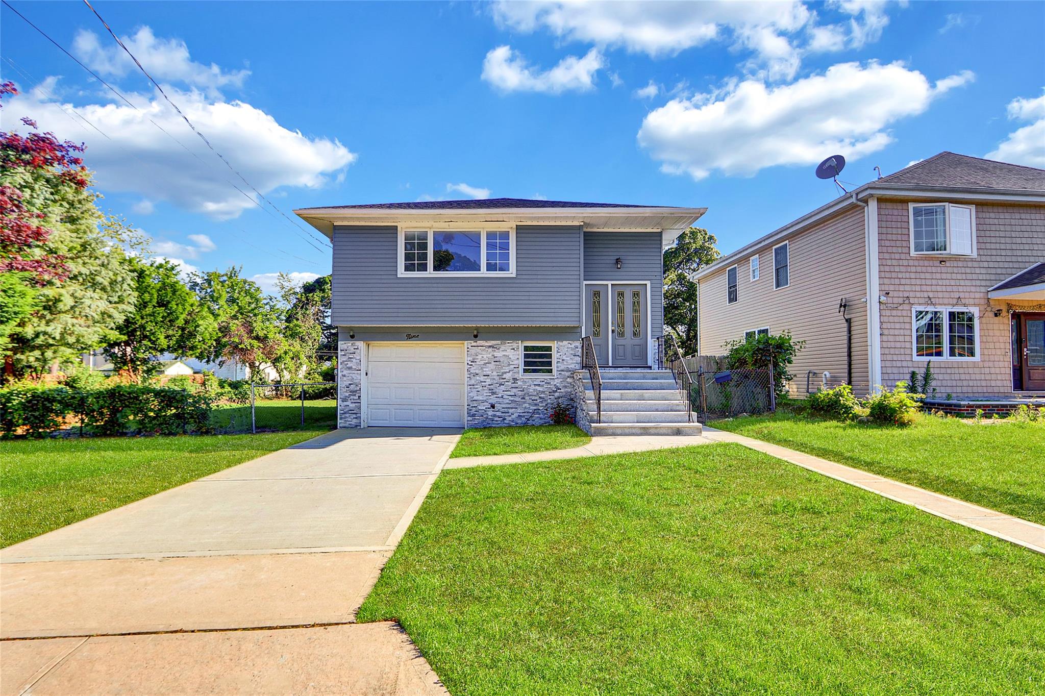 9 Rhodes Lane, West Hempstead, NY 11552