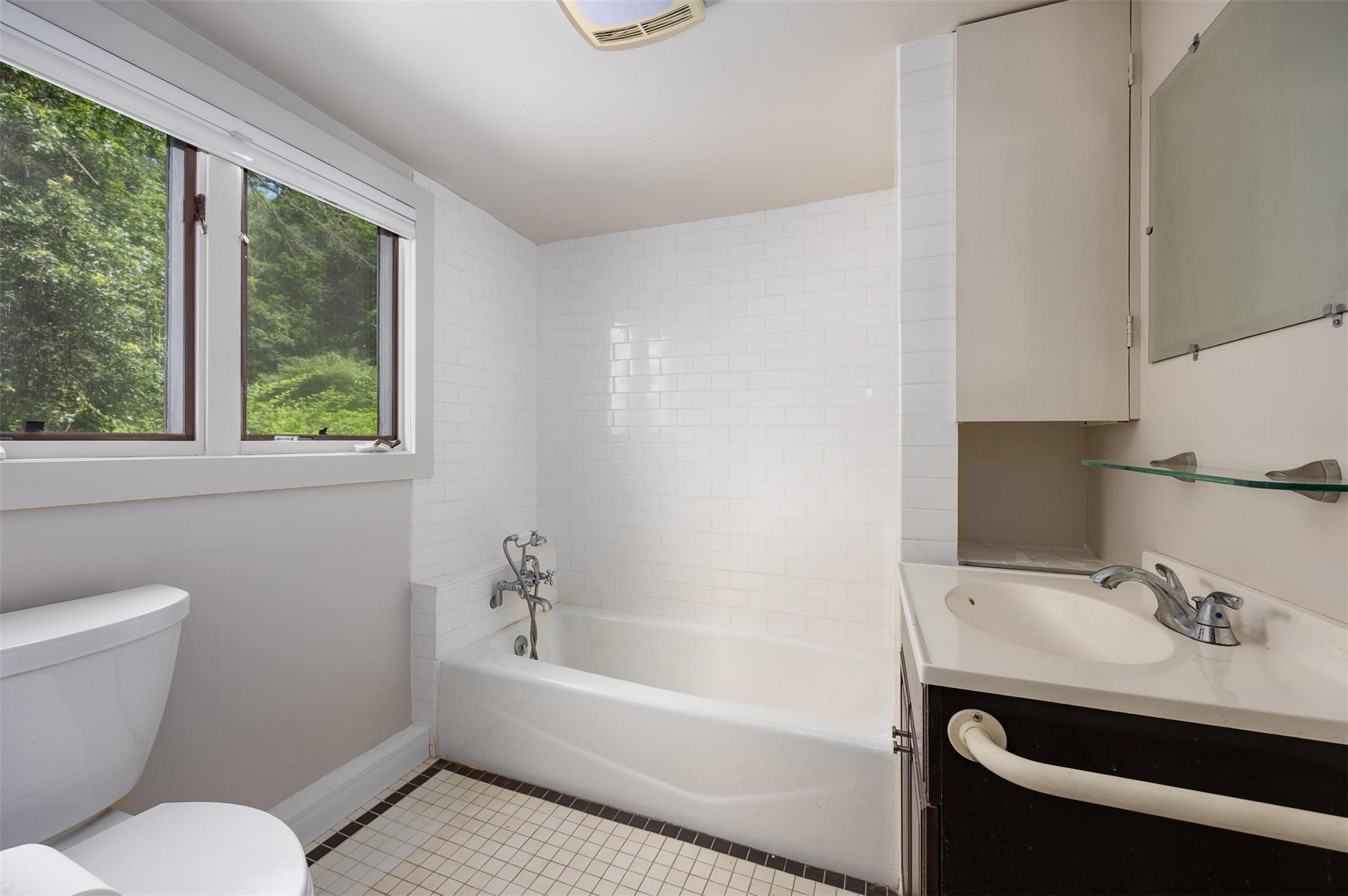 125 Mountain Rest, New Paltz, NY 12561