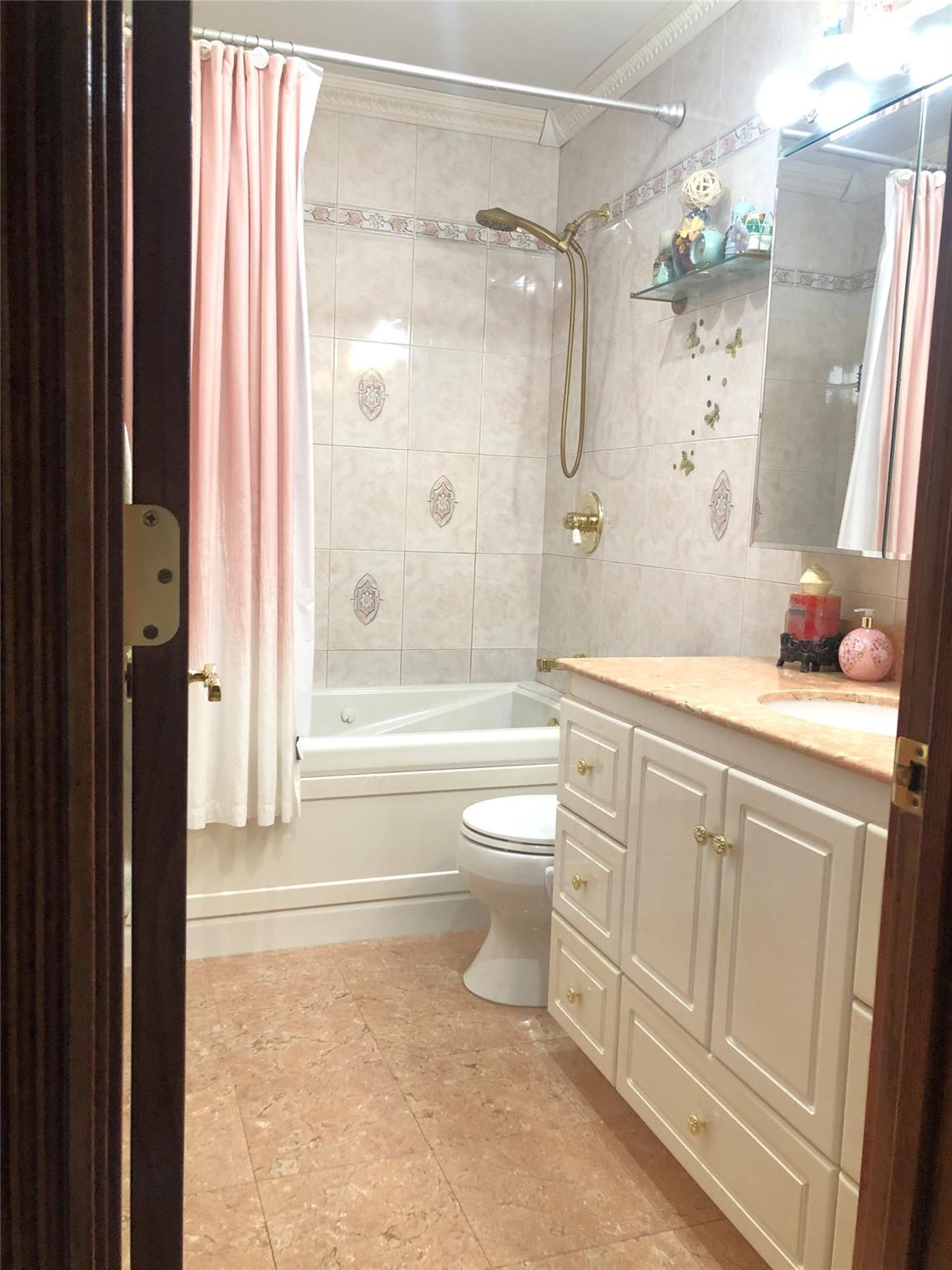 87-14 161 Avenue, Howard Beach, NY 11414