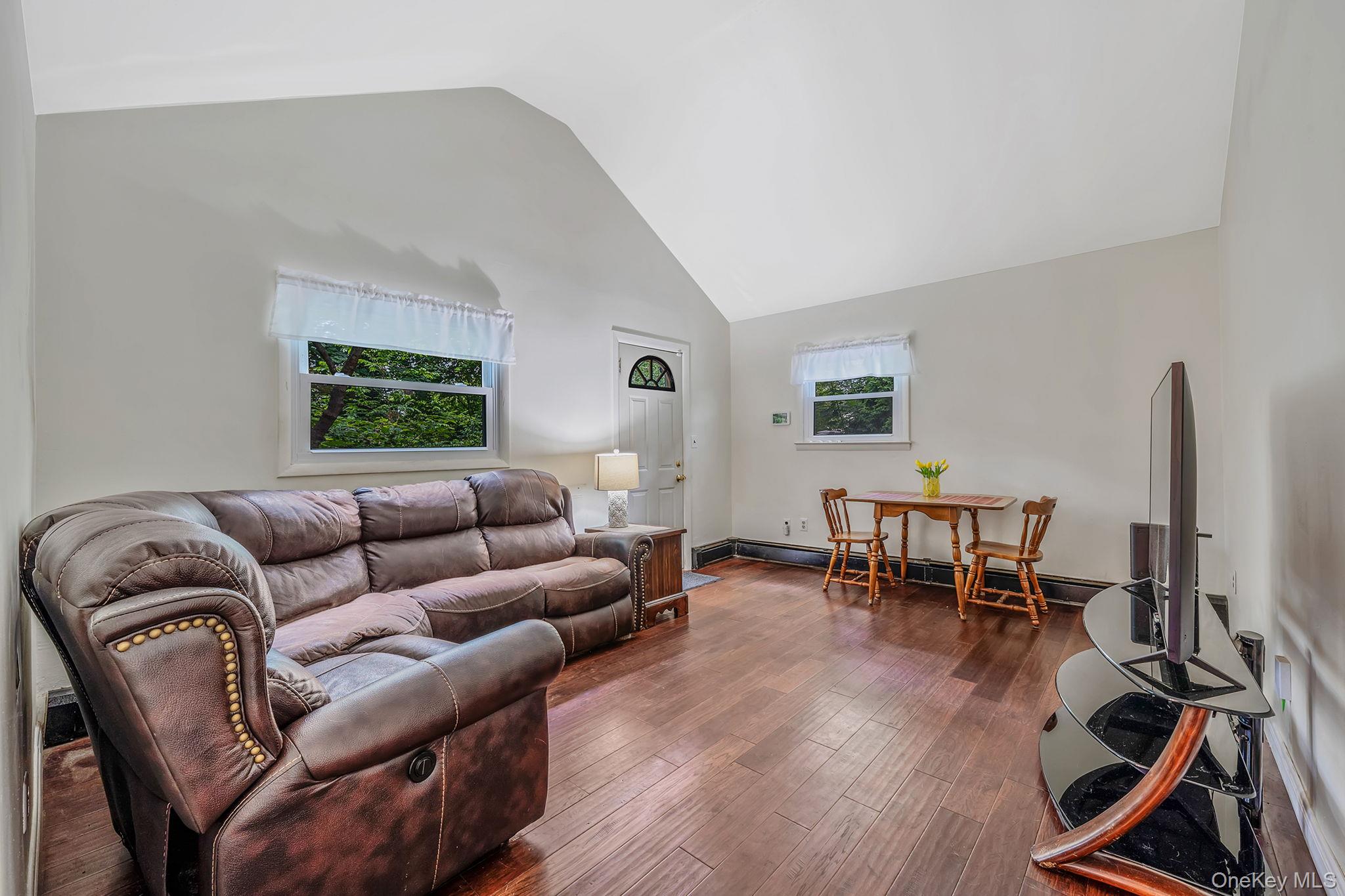 7 1st Street, Nesconset, NY 11767