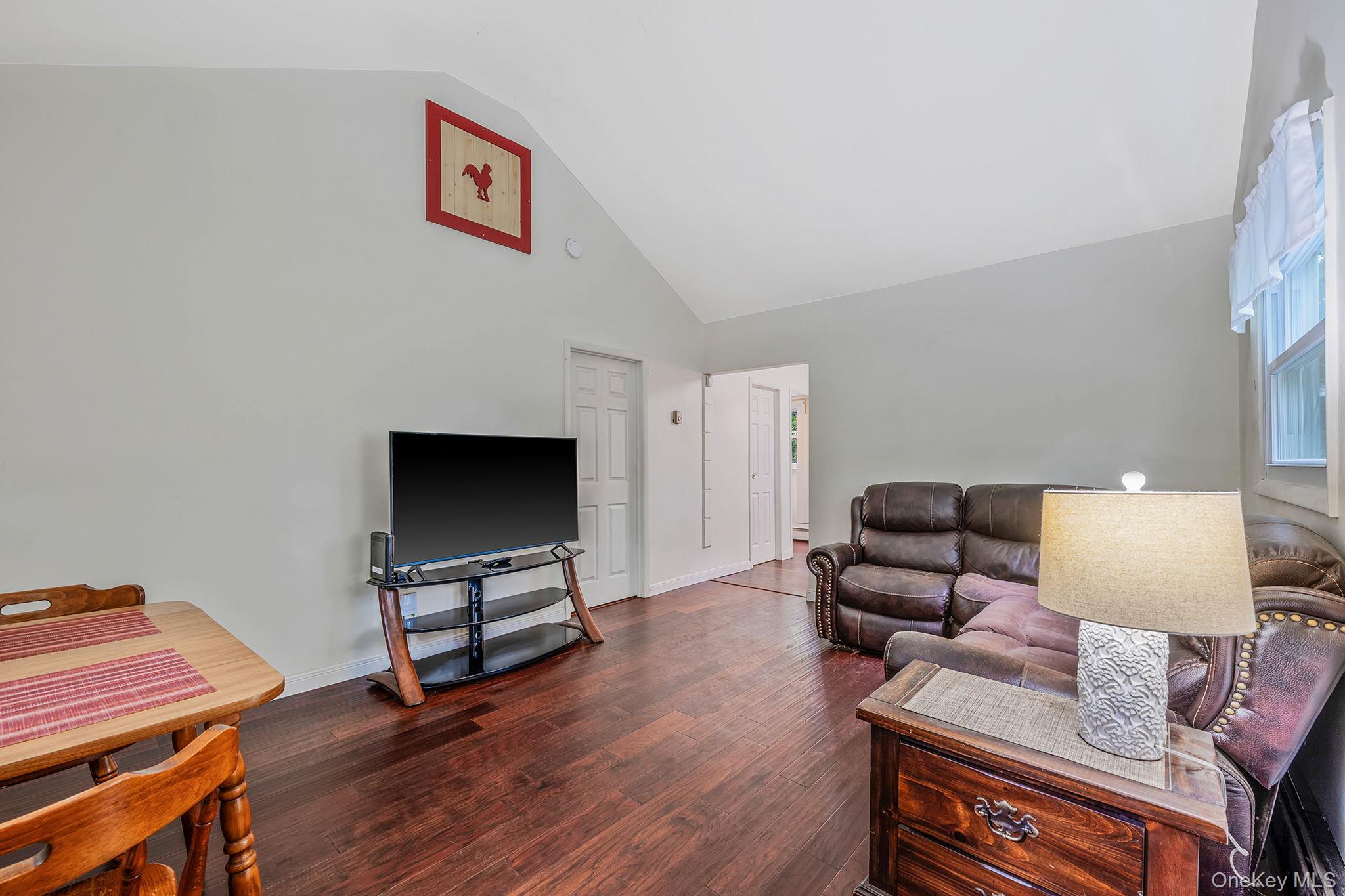 7 1st Street, Nesconset, NY 11767