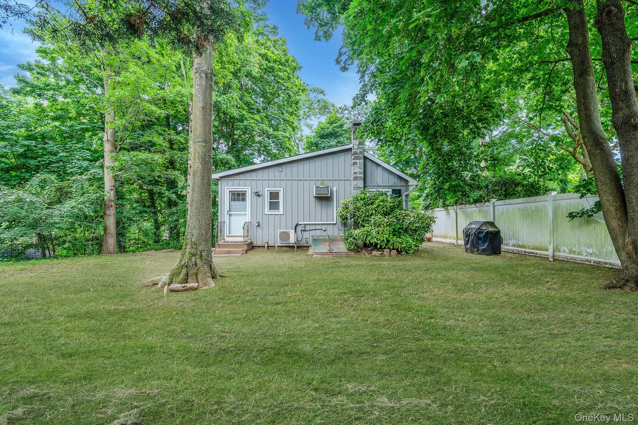 7 1st Street, Nesconset, NY 11767