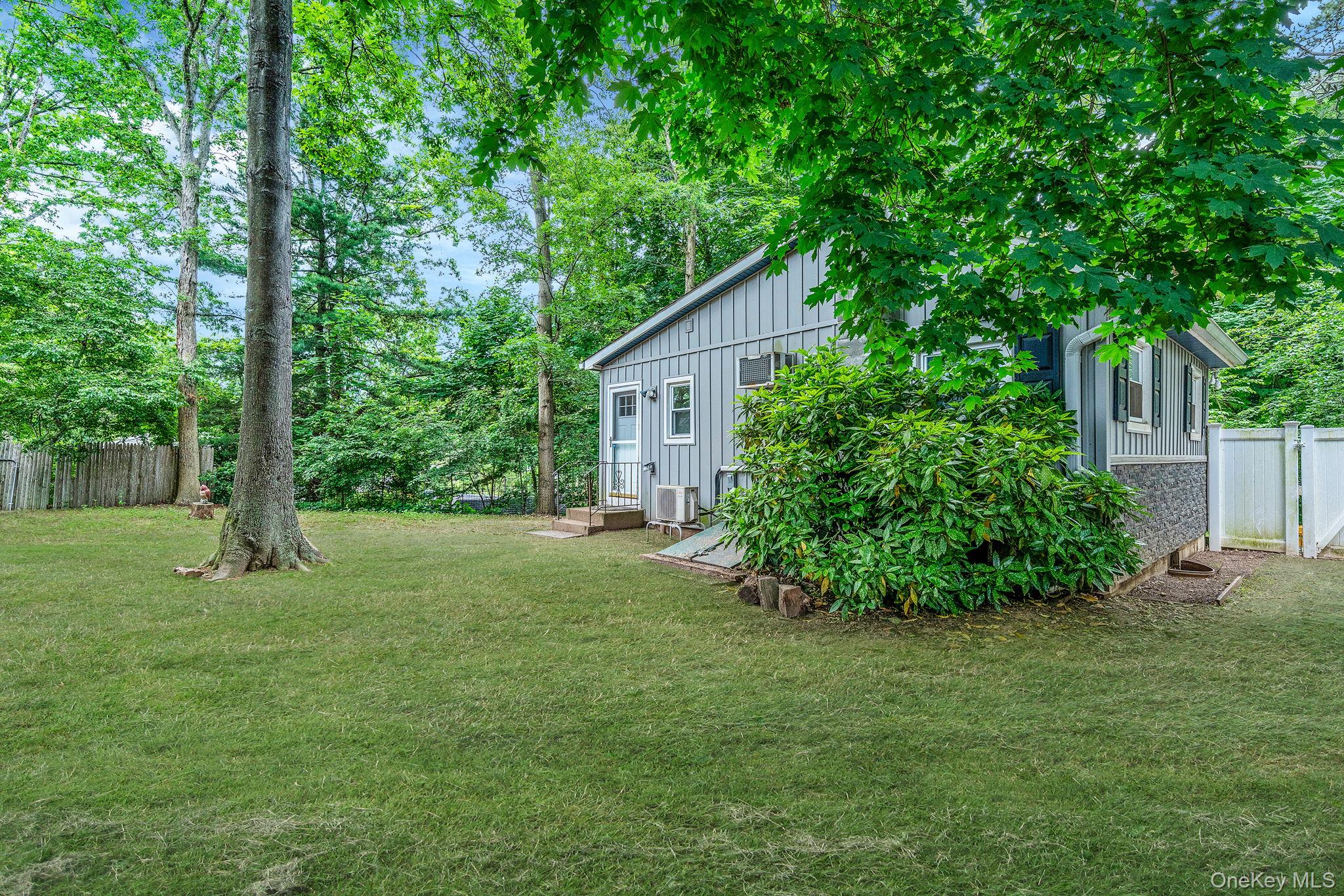 7 1st Street, Nesconset, NY 11767