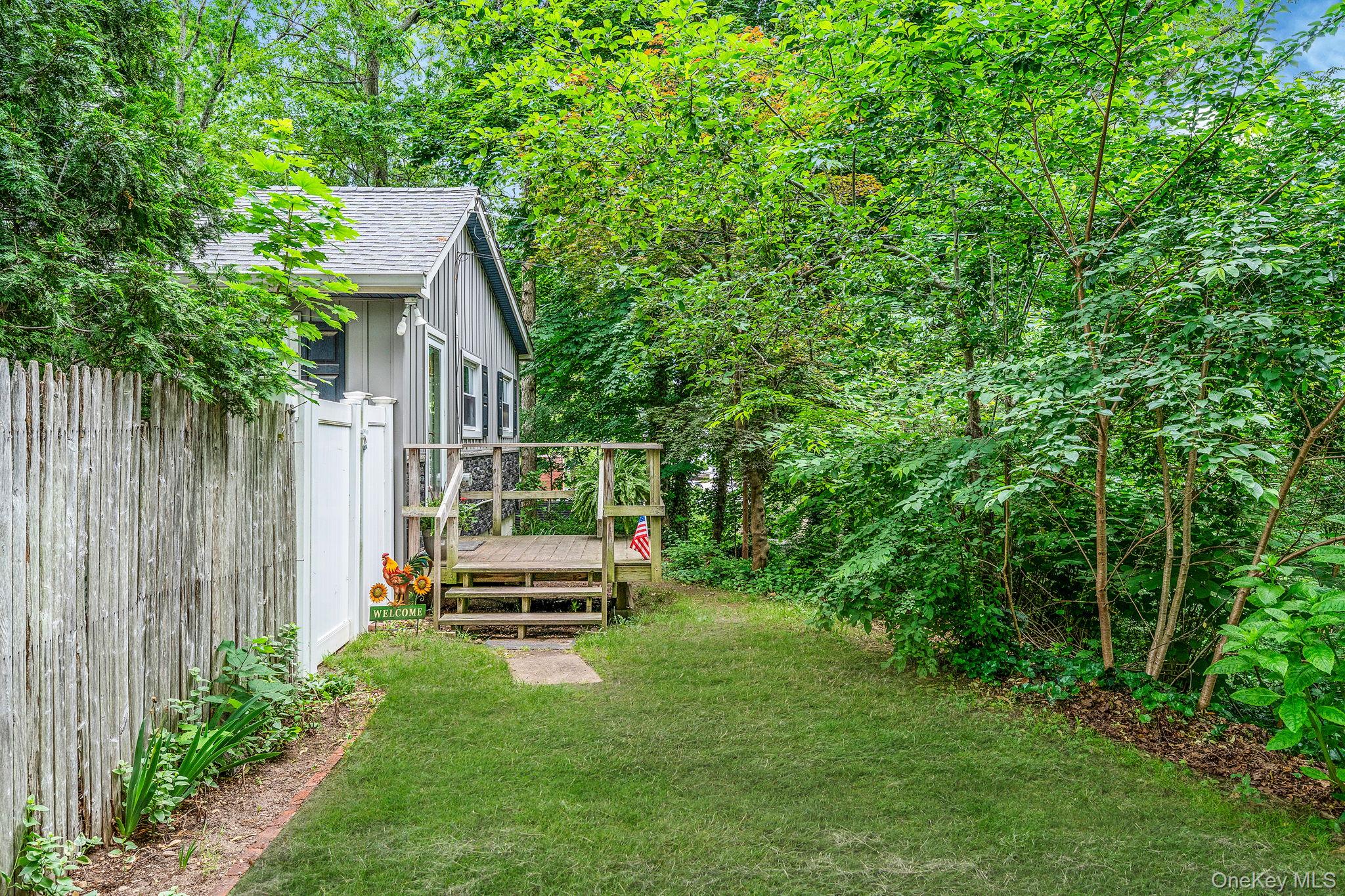 7 1st Street, Nesconset, NY 11767