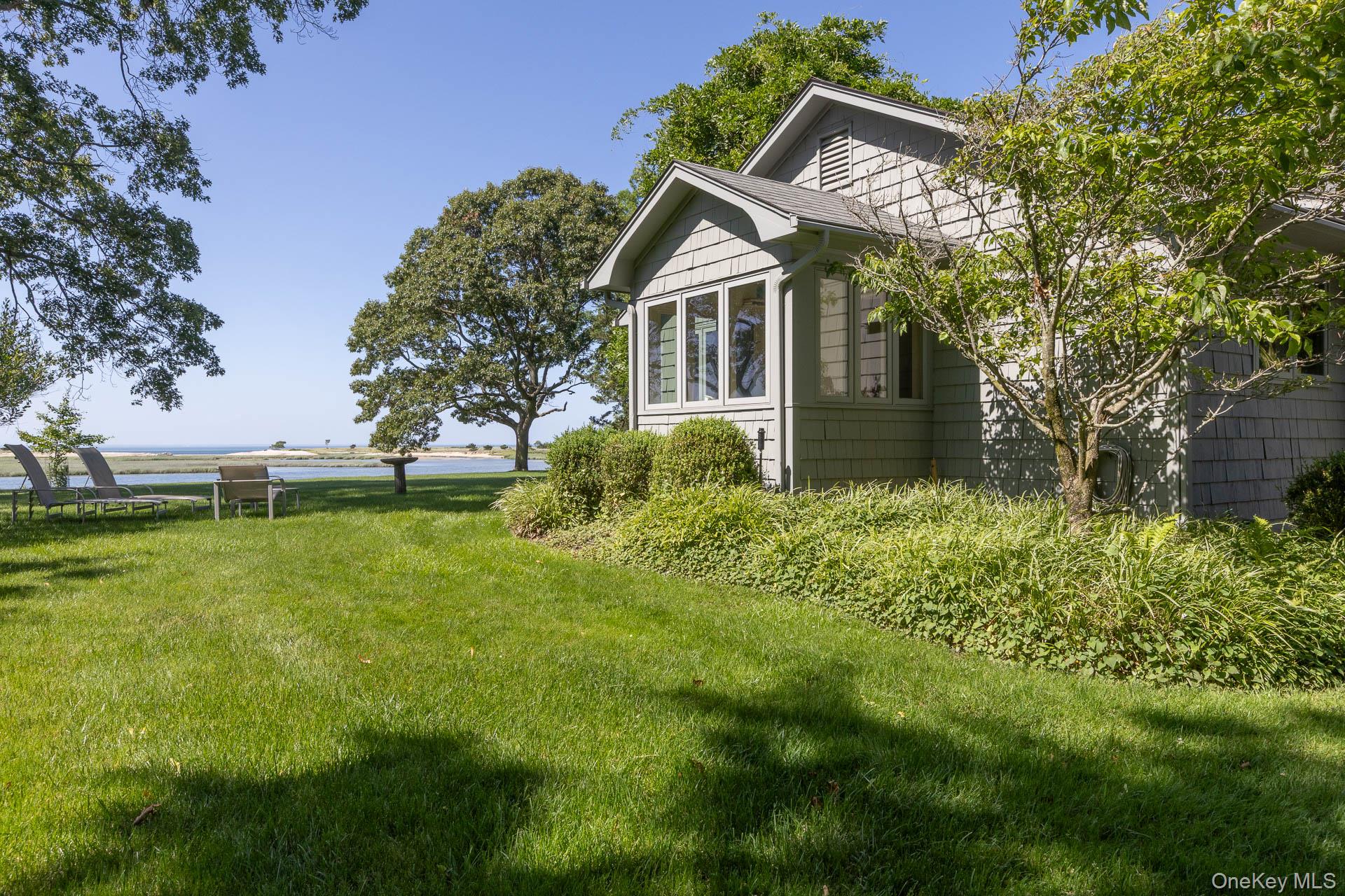 5 Shore Drive, Setauket, NY 11733