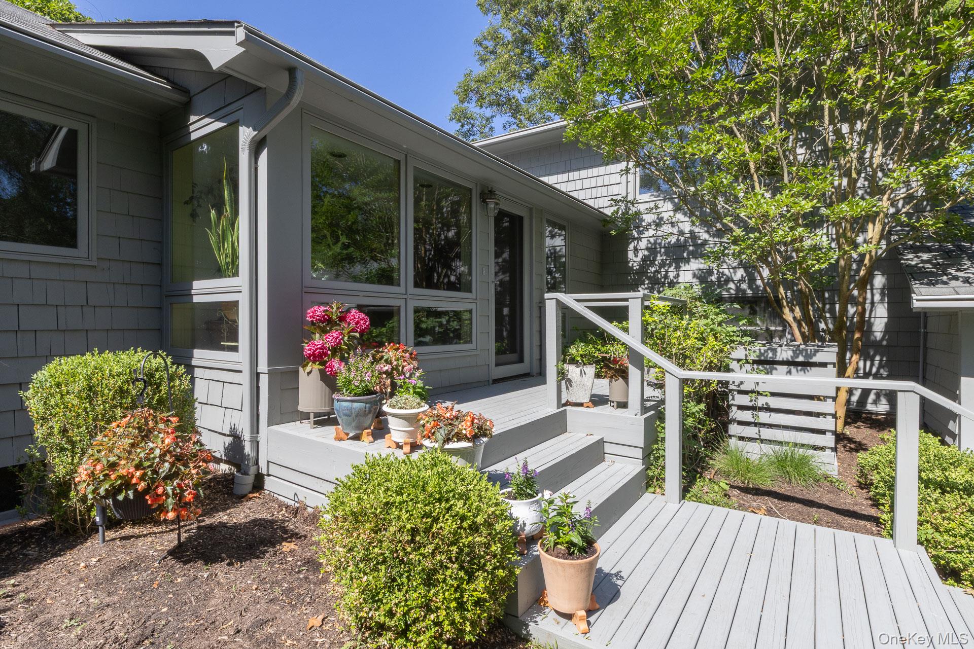 5 Shore Drive, Setauket, NY 11733