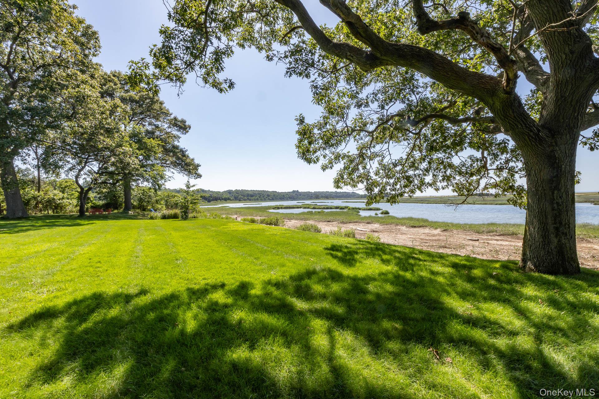 5 Shore Drive, Setauket, NY 11733