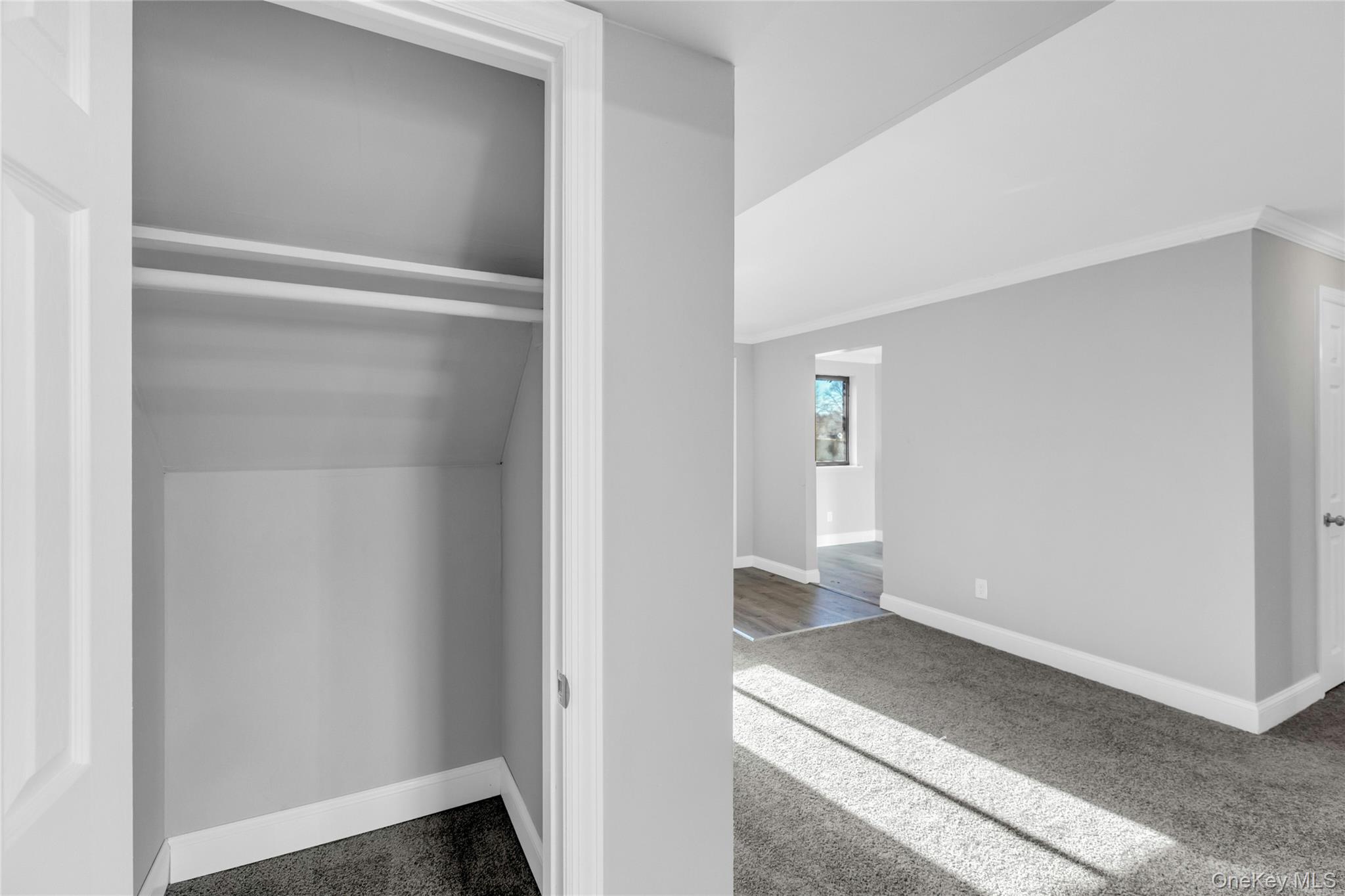 35 Newbrook # 35, Bay Shore, NY 11706