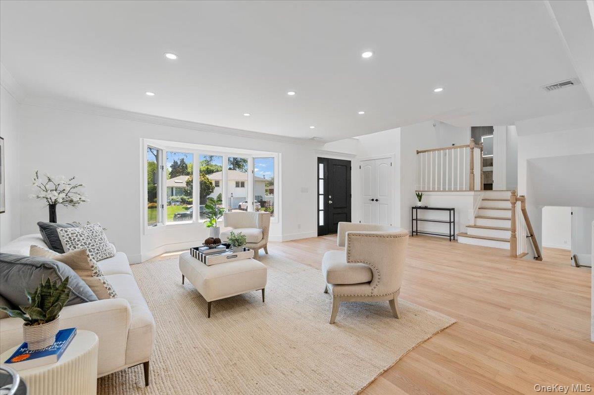 77 Bounty Lane, Jericho, NY 11753