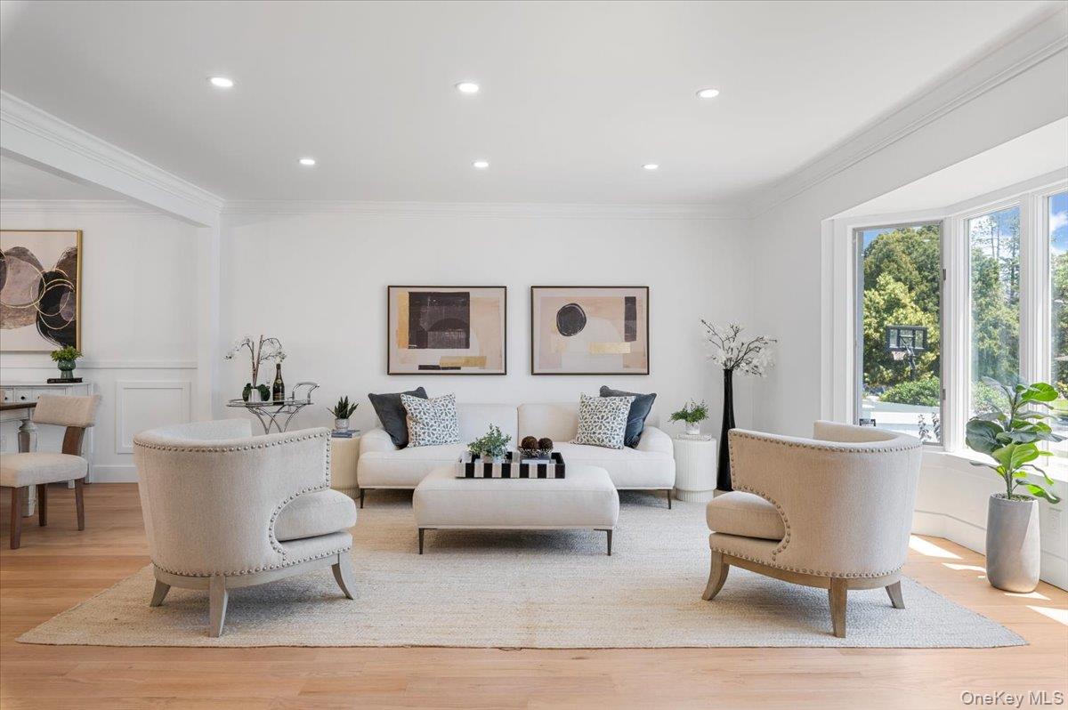 77 Bounty Lane, Jericho, NY 11753