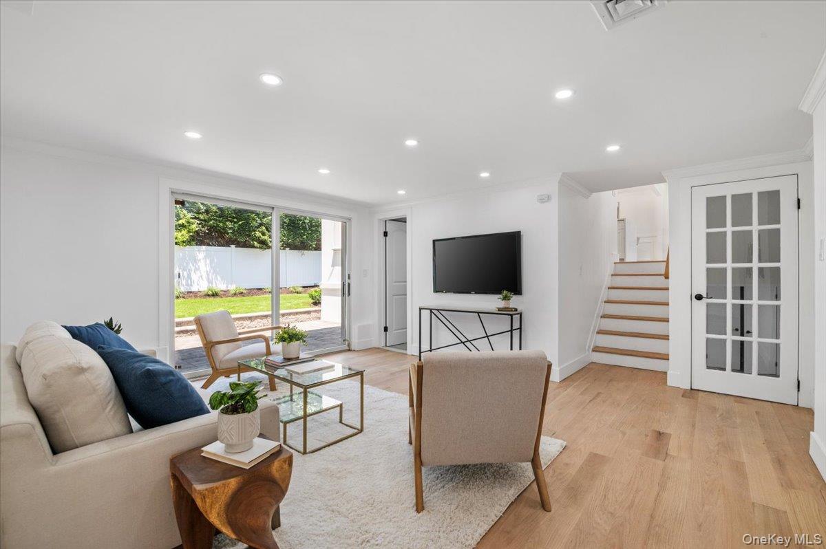 77 Bounty Lane, Jericho, NY 11753