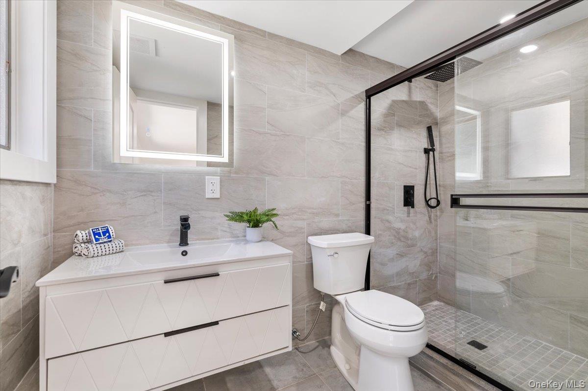 77 Bounty Lane, Jericho, NY 11753