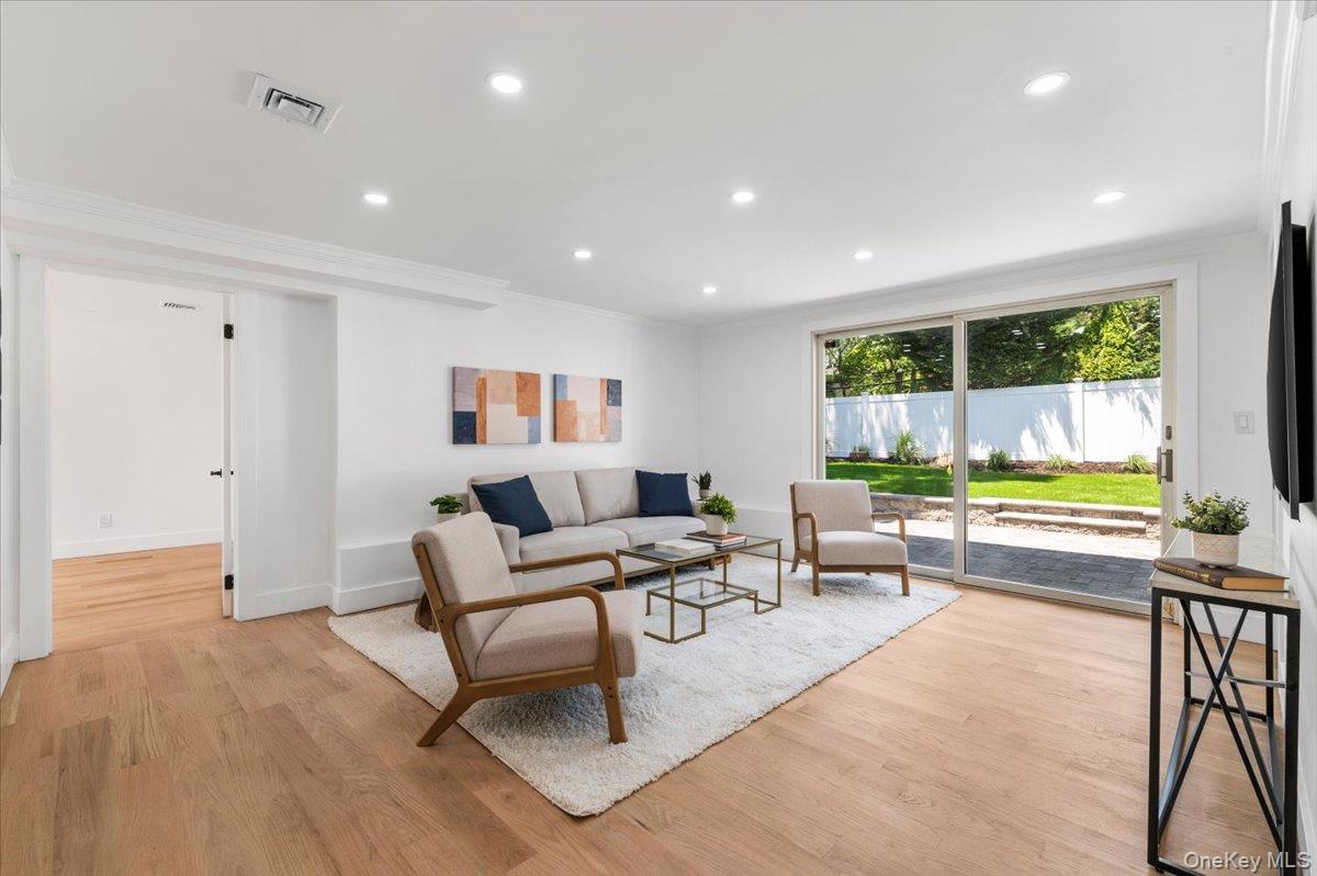 77 Bounty Lane, Jericho, NY 11753