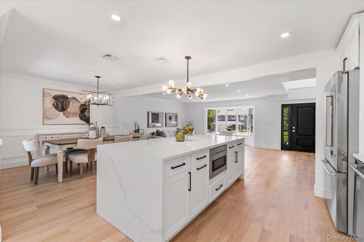 77 Bounty Lane, Jericho, NY 11753