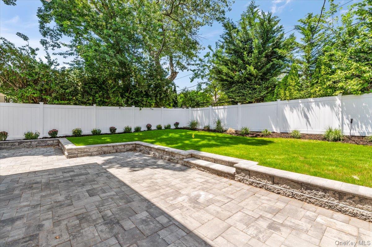 77 Bounty Lane, Jericho, NY 11753