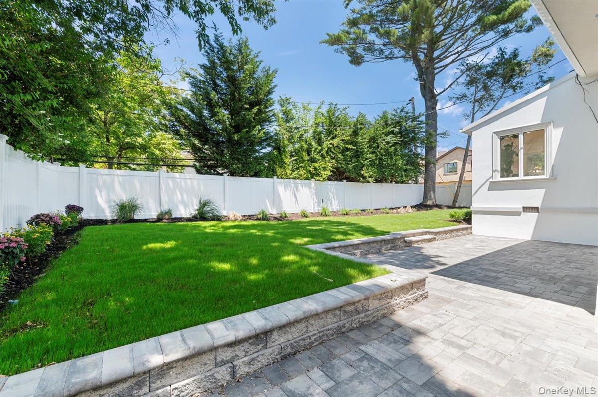 77 Bounty Lane, Jericho, NY 11753