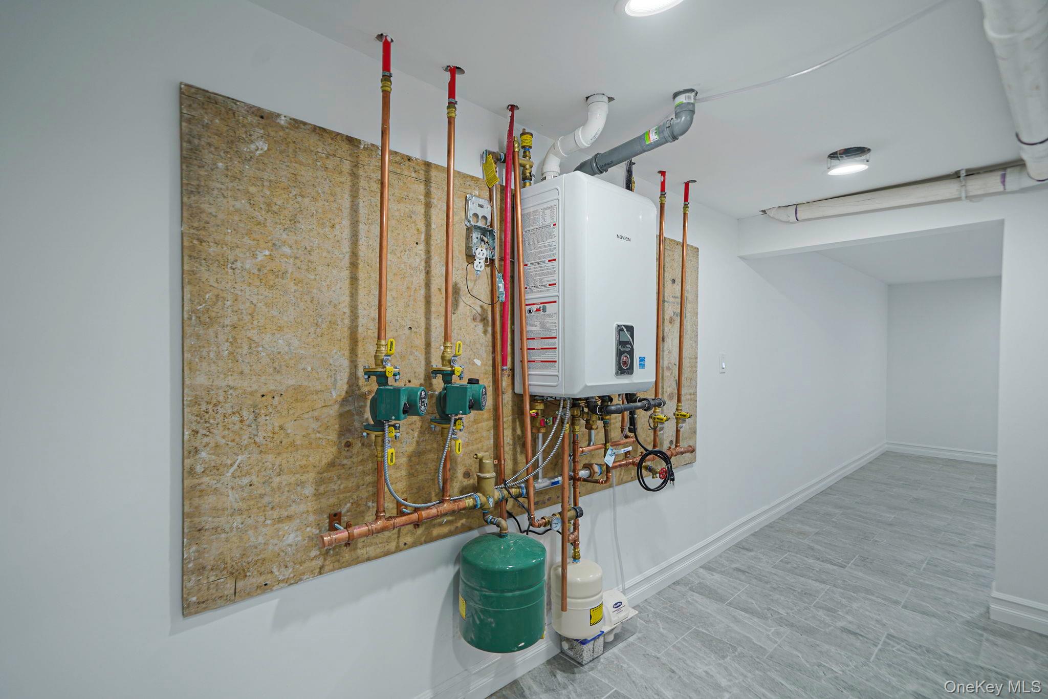 14 Quintree Lane, Melville, NY 11747