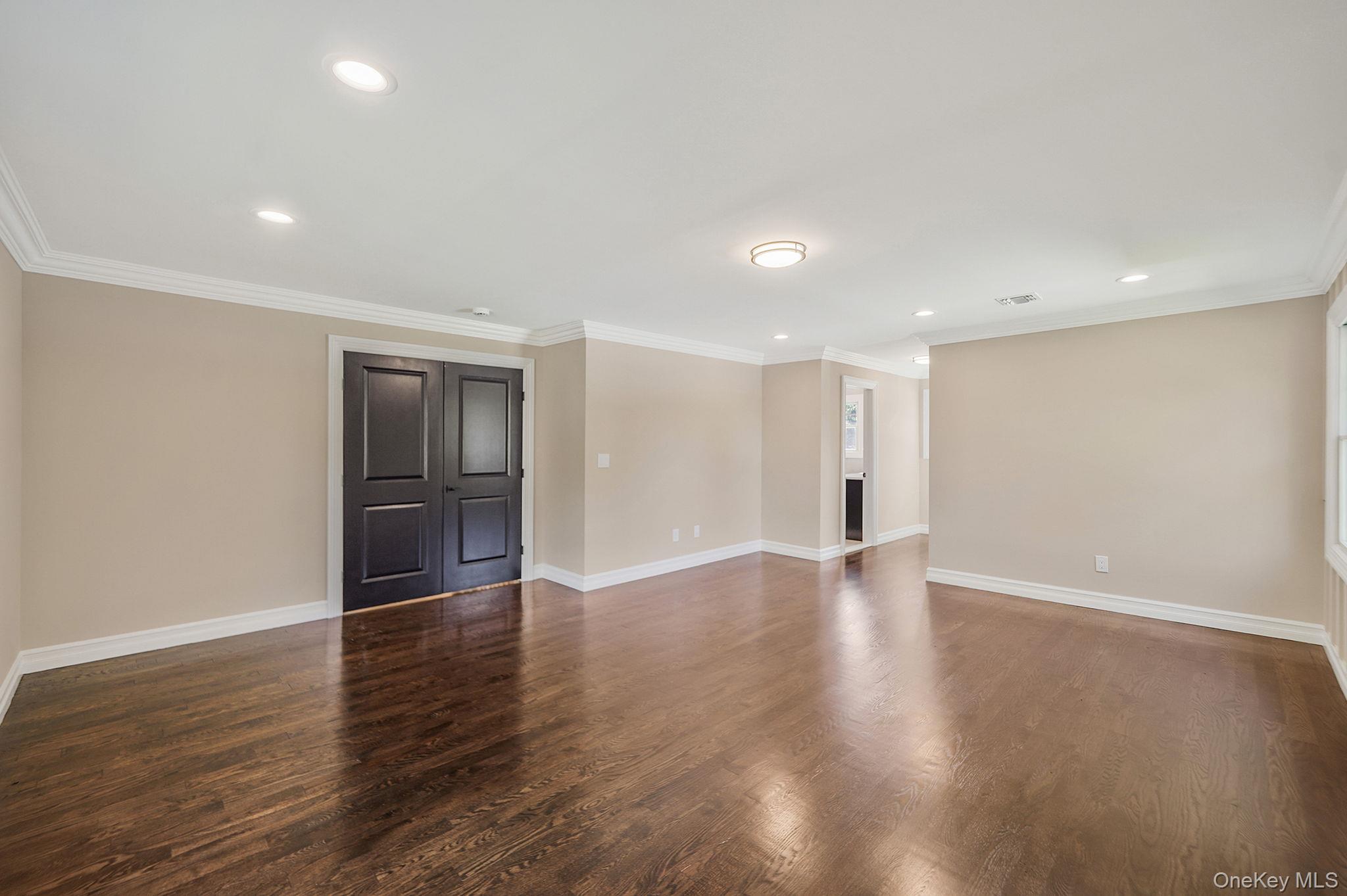 14 Quintree Lane, Melville, NY 11747