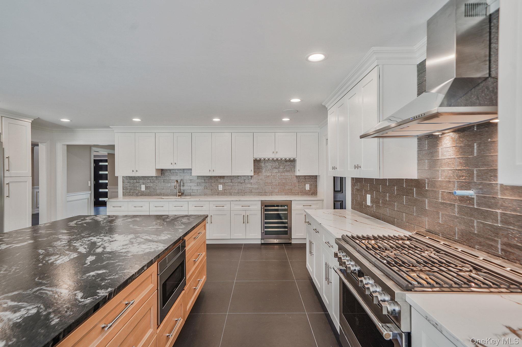 14 Quintree Lane, Melville, NY 11747