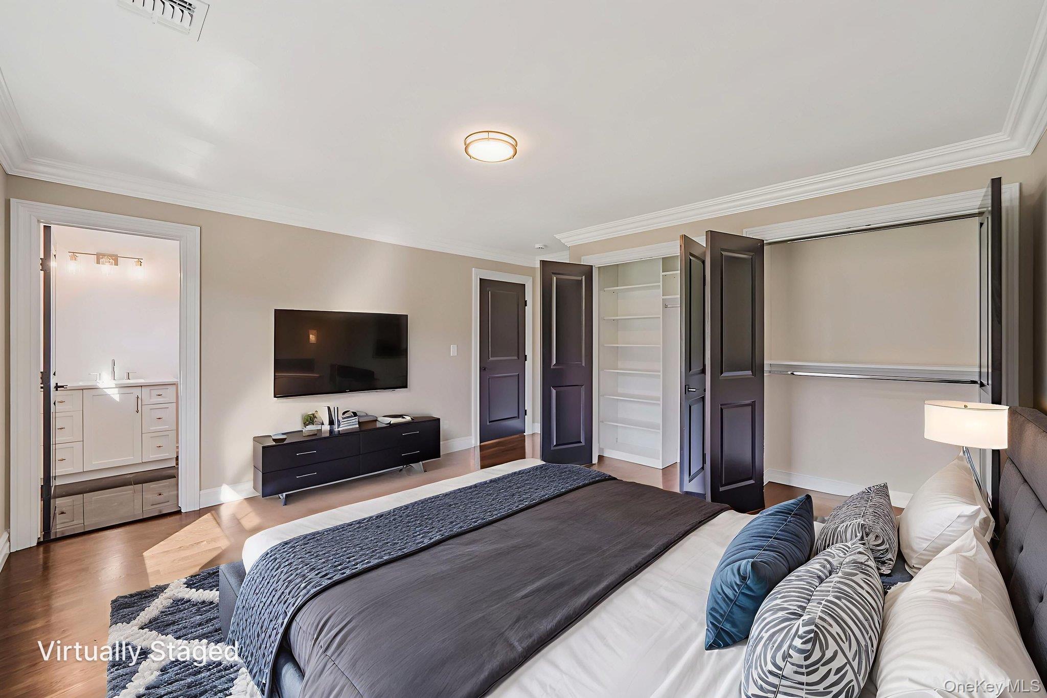 14 Quintree Lane, Melville, NY 11747