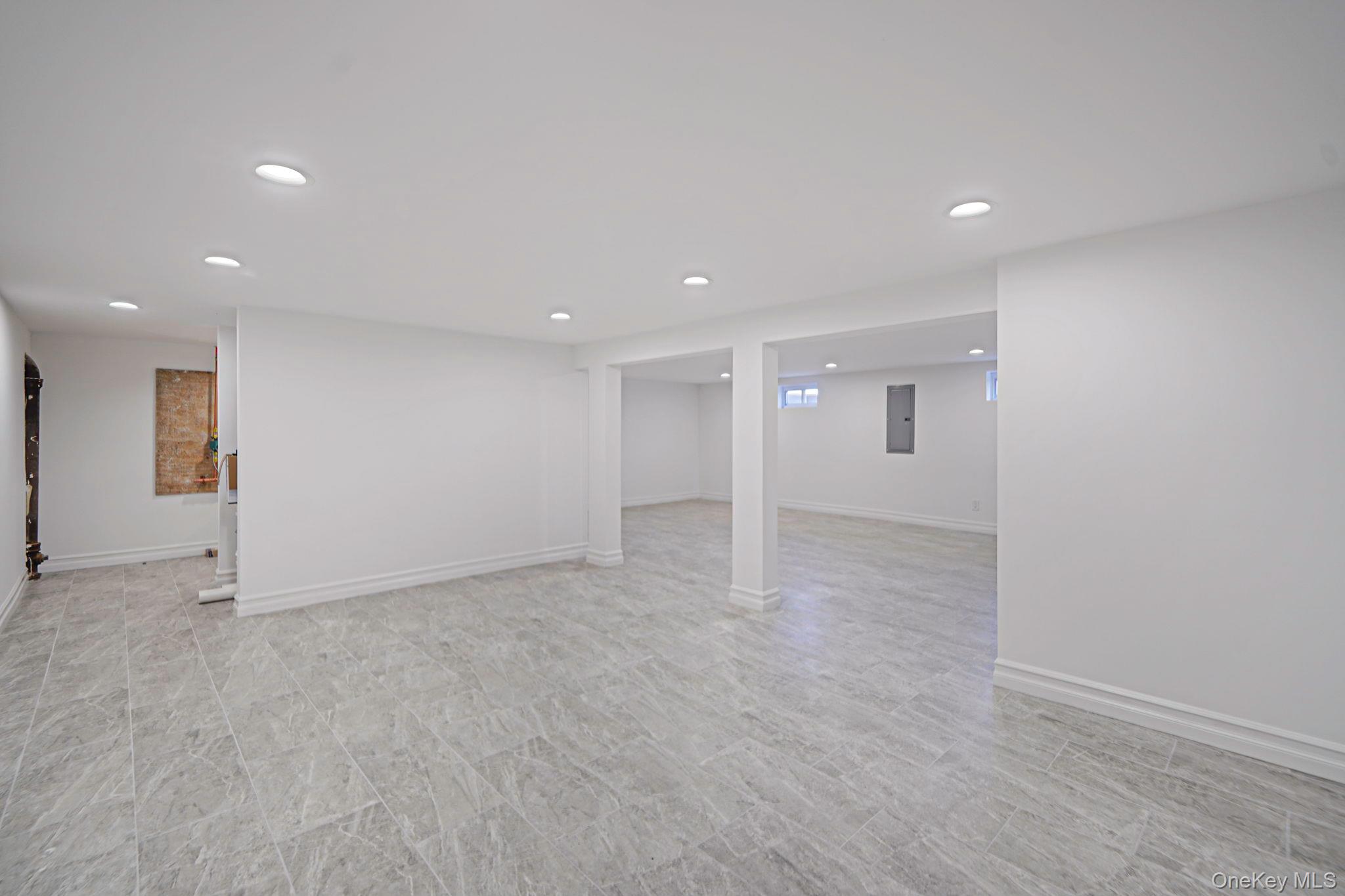 14 Quintree Lane, Melville, NY 11747