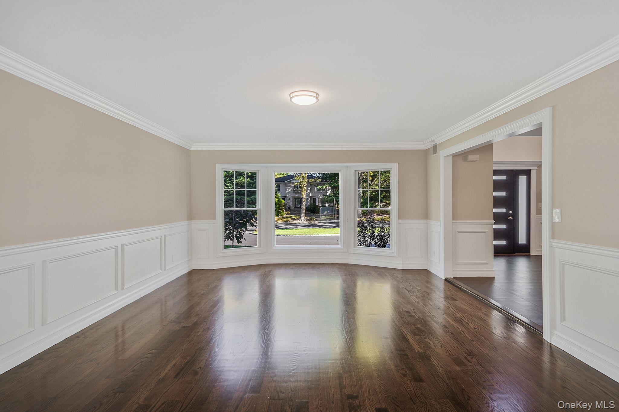 14 Quintree Lane, Melville, NY 11747